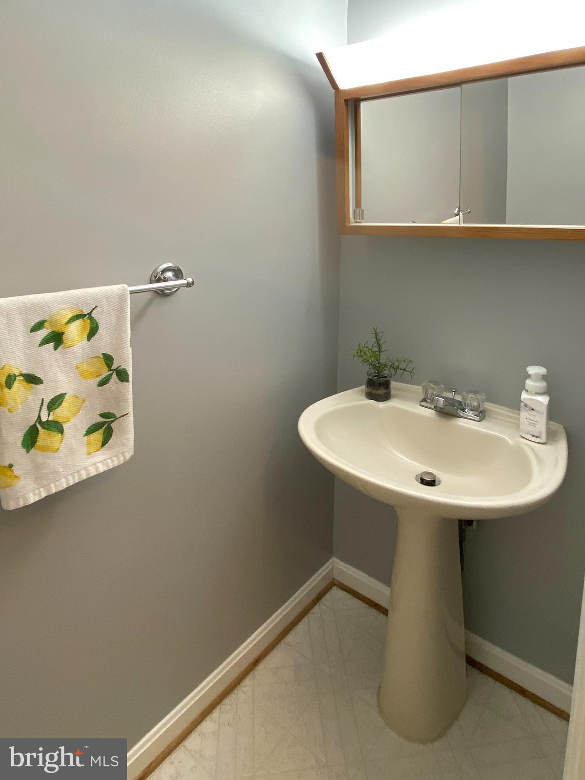 CONSTANT FRIENDSHIP - Residential