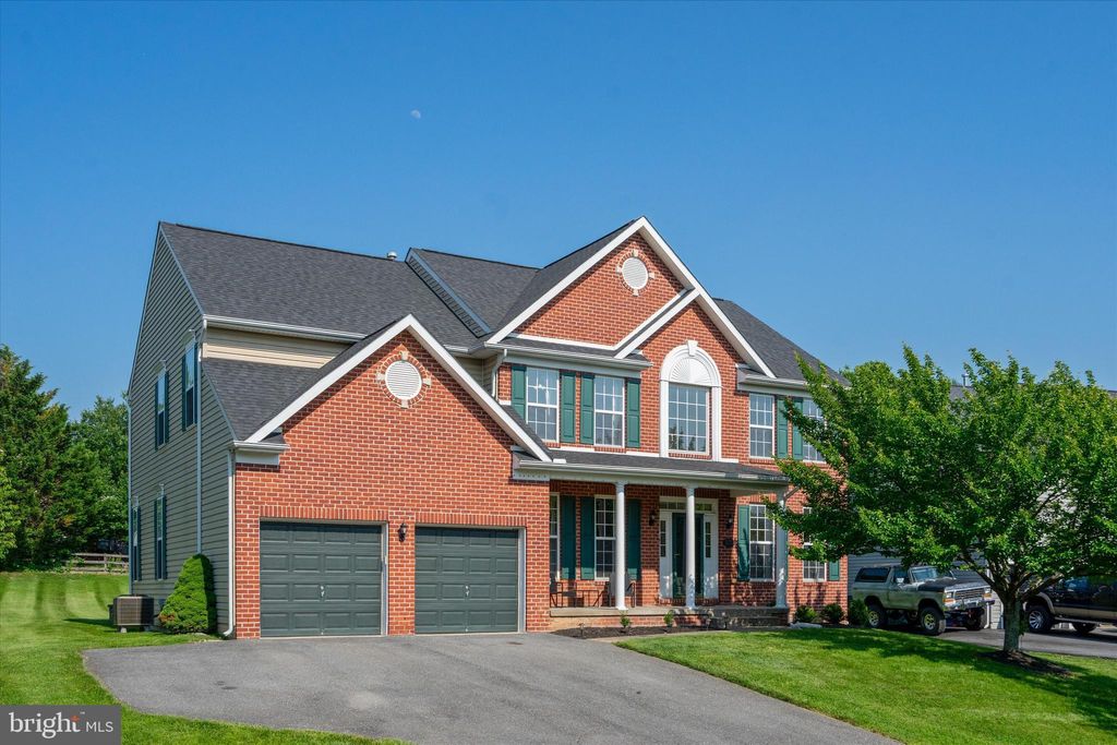 Photo of 2703 Longfield Place, ADAMSTOWN, MD 21710 (MLS # MDFR2065446)
