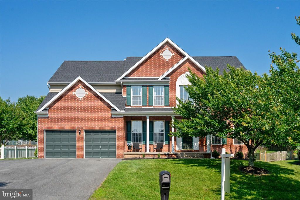 Photo of 2703 Longfield Place, ADAMSTOWN, MD 21710 (MLS # MDFR2065446)
