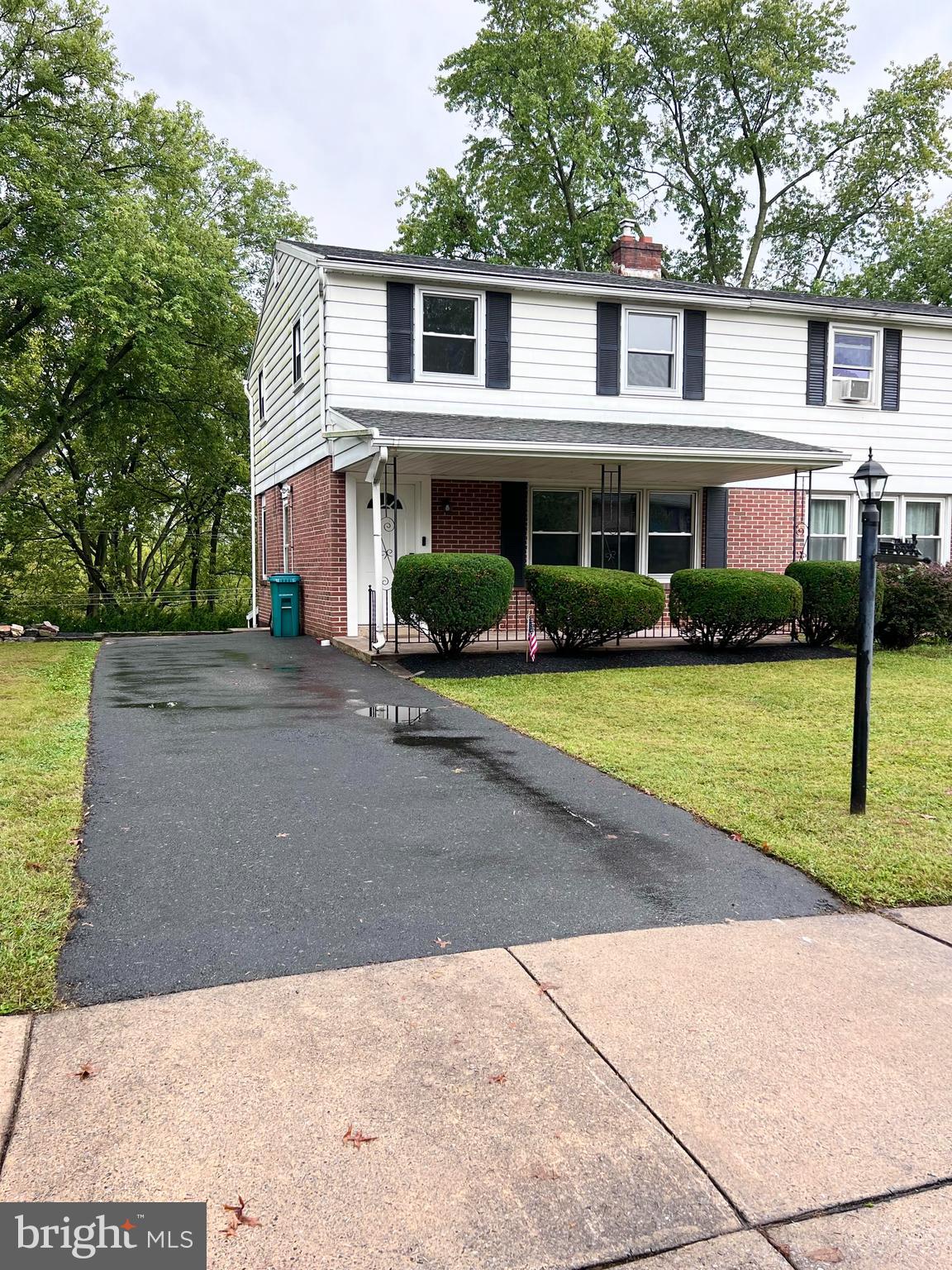 1424 COMMONWEALTH BOULEVARD