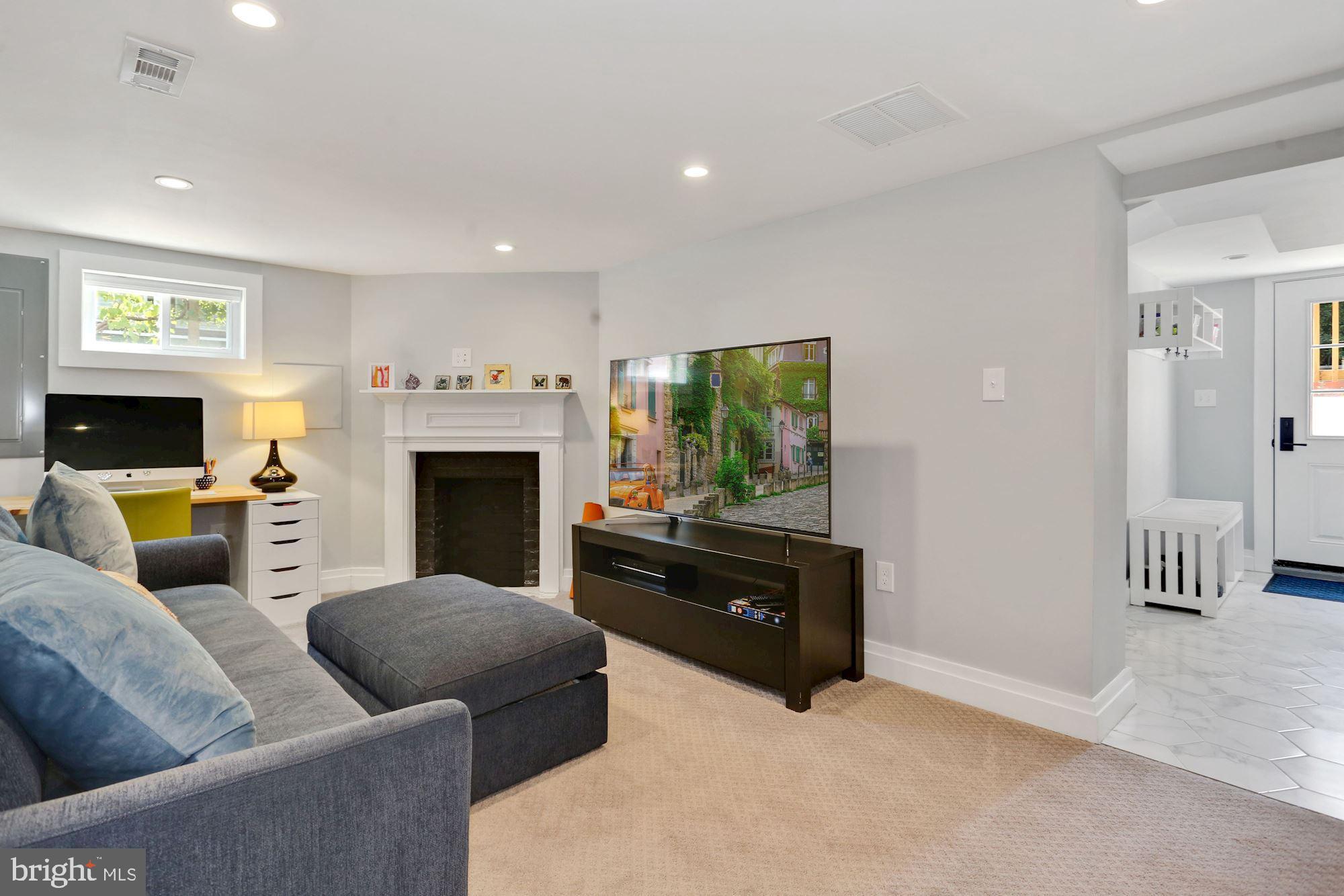 DEL RAY - Residential Lease