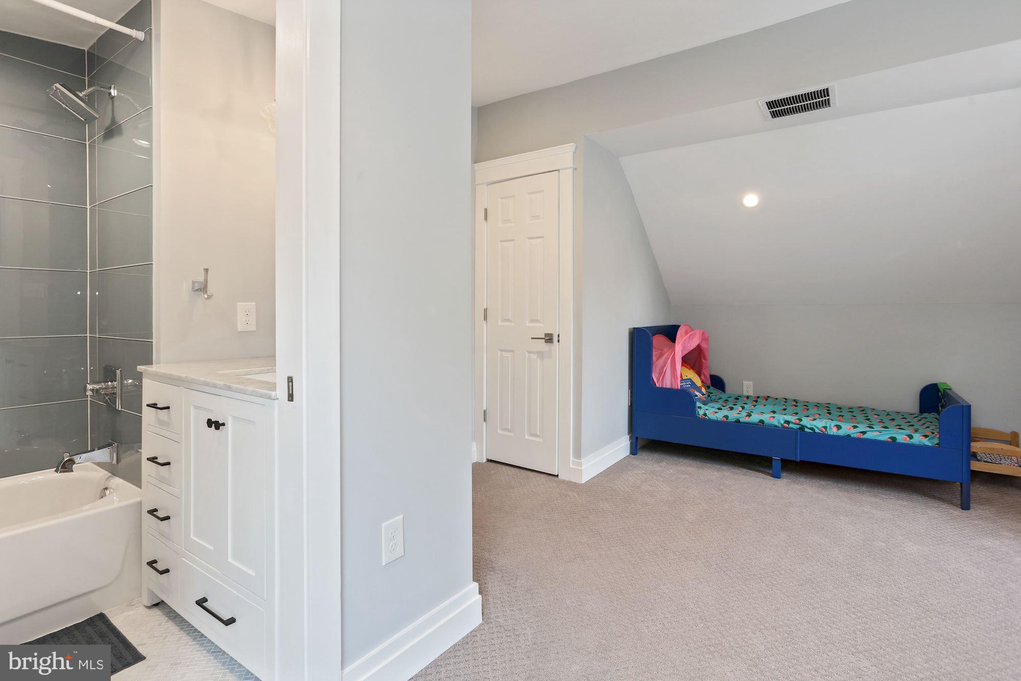 DEL RAY - Residential Lease