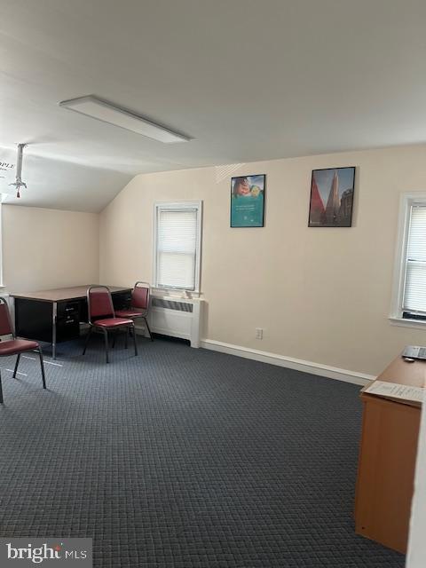 CASTOR GARDENS - Commercial Lease