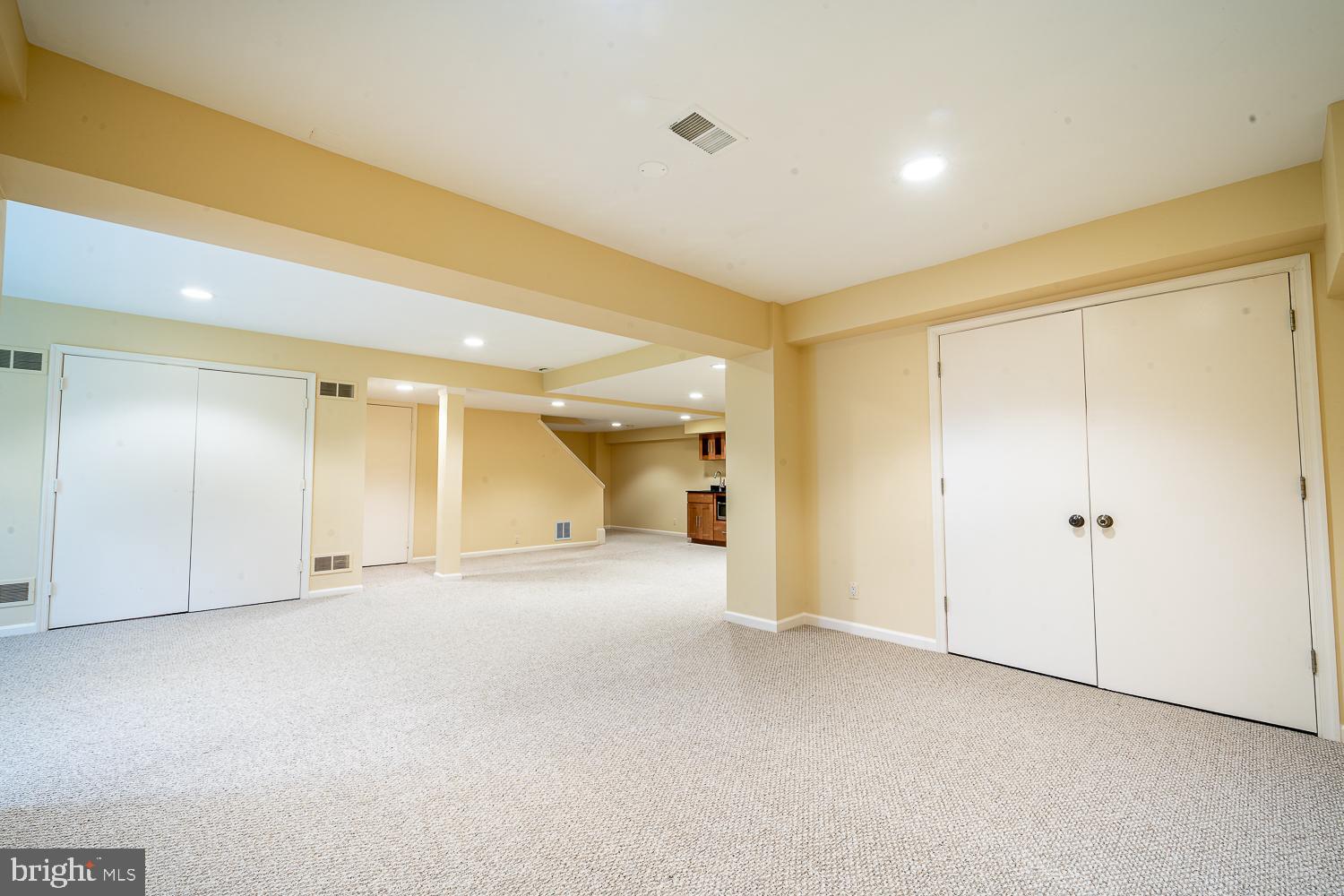 MC LEAN HUNT ESTATES - Residential