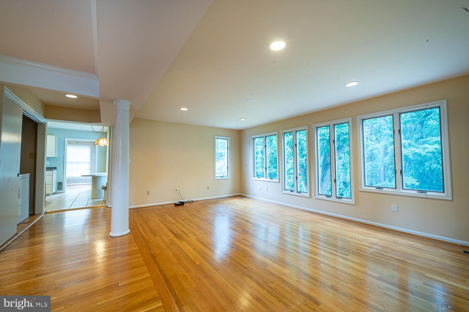 MC LEAN HUNT ESTATES - Residential