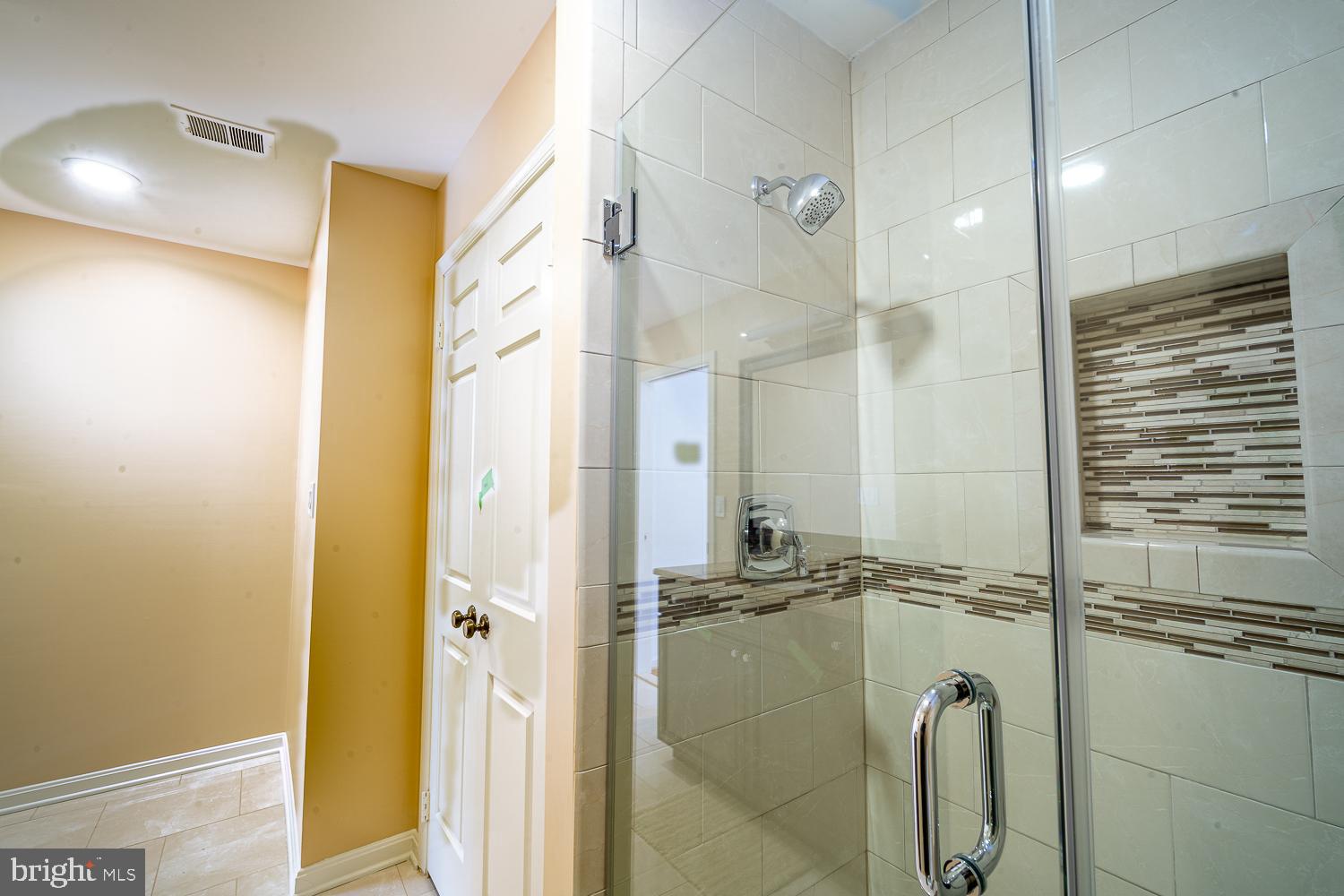 MC LEAN HUNT ESTATES - Residential