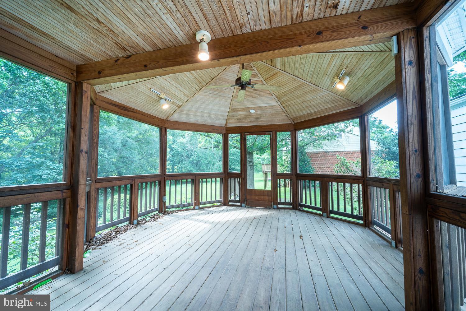 MC LEAN HUNT ESTATES - Residential