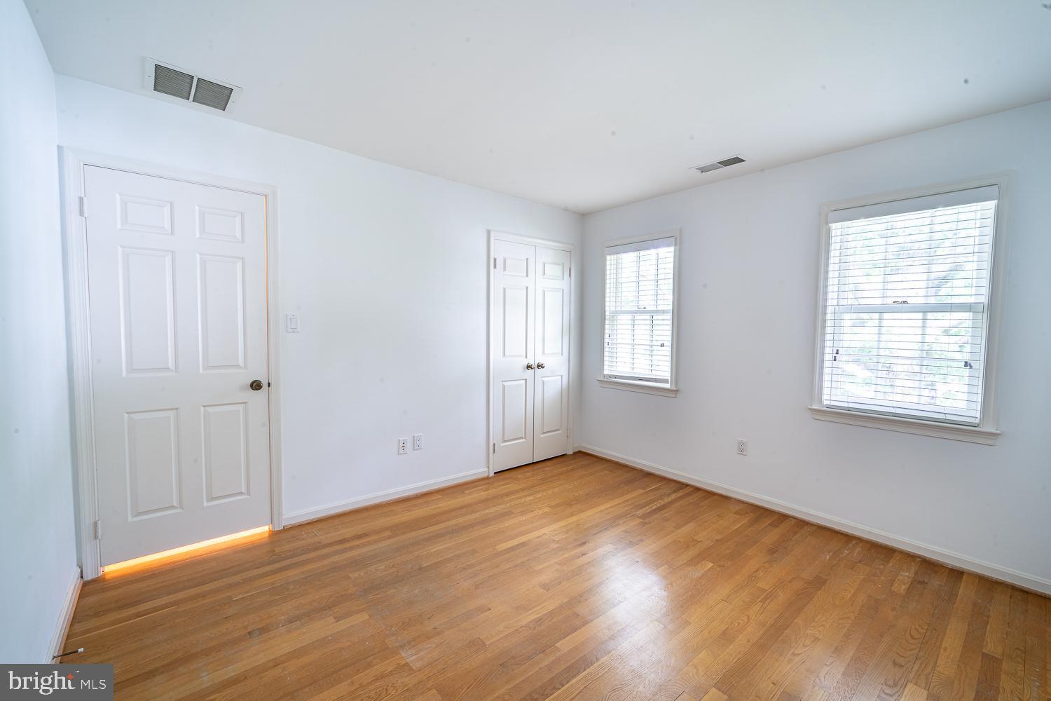 MC LEAN HUNT ESTATES - Residential