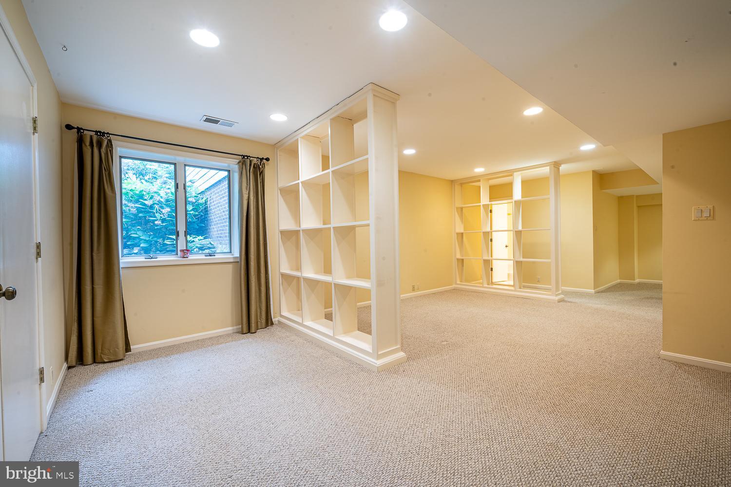 MC LEAN HUNT ESTATES - Residential