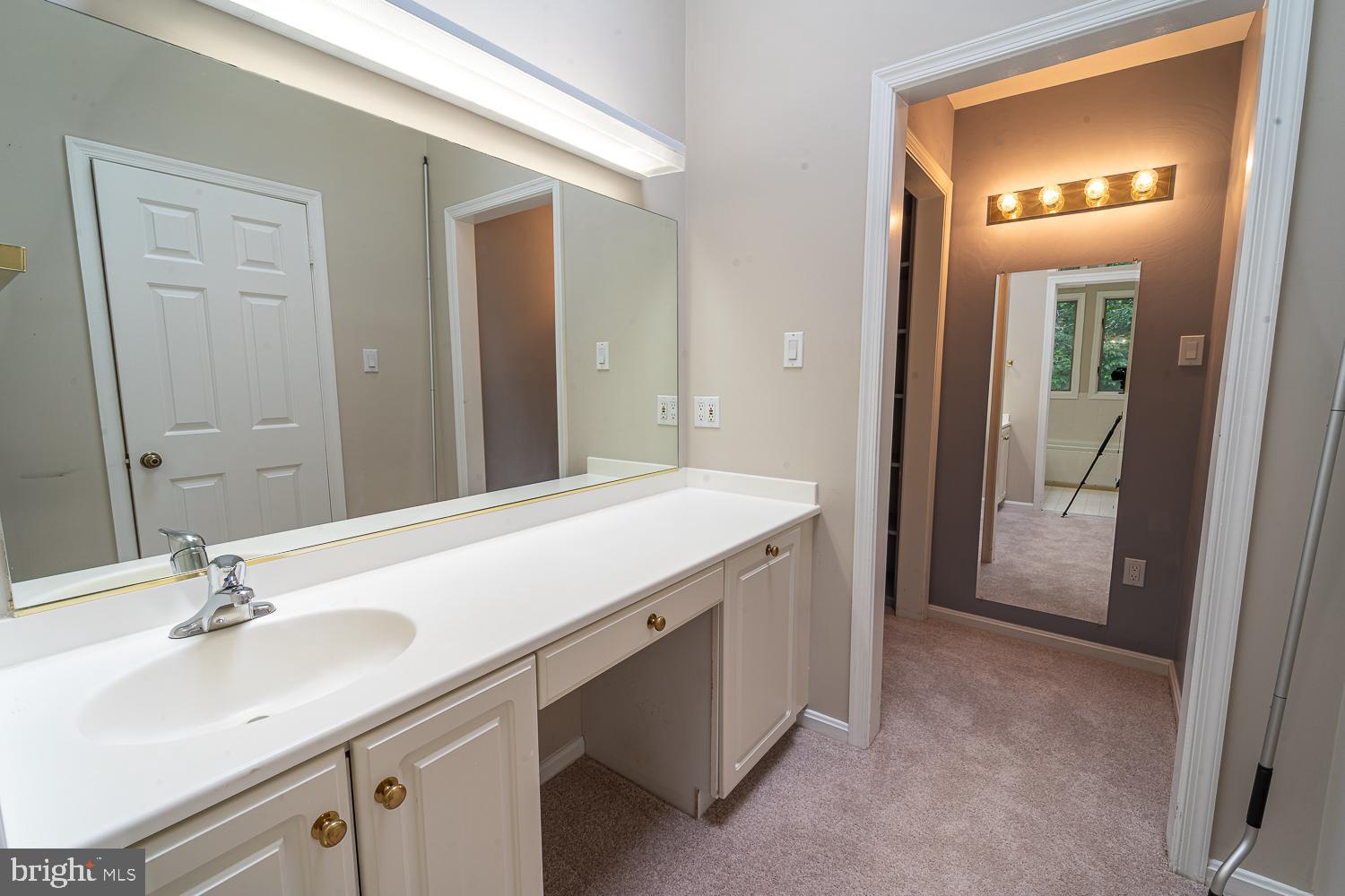 MC LEAN HUNT ESTATES - Residential