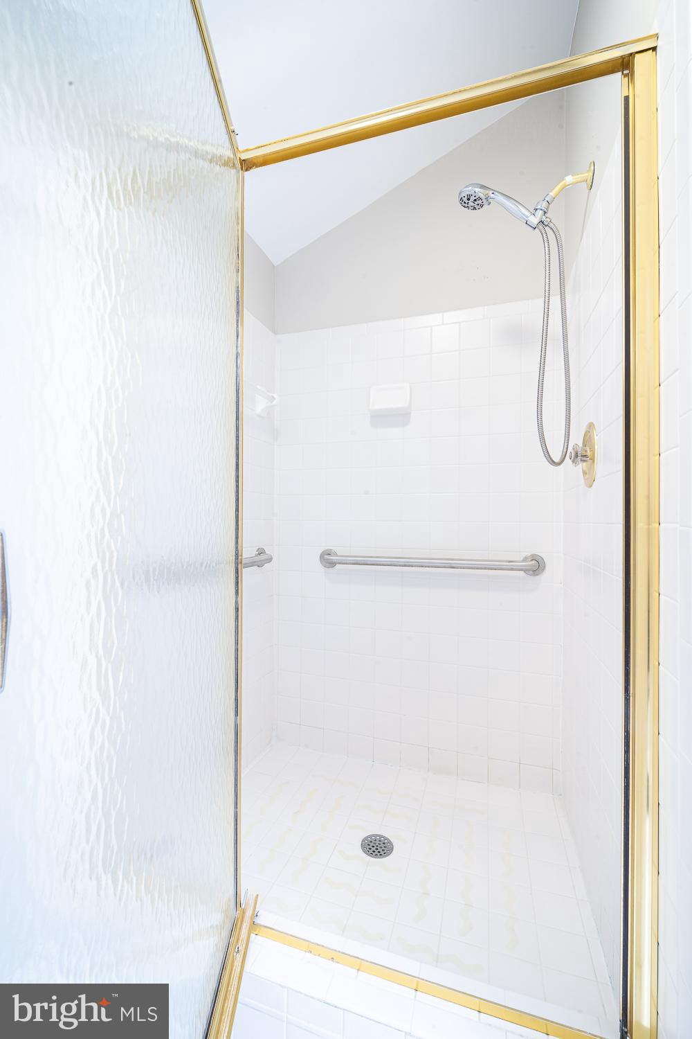 MC LEAN HUNT ESTATES - Residential