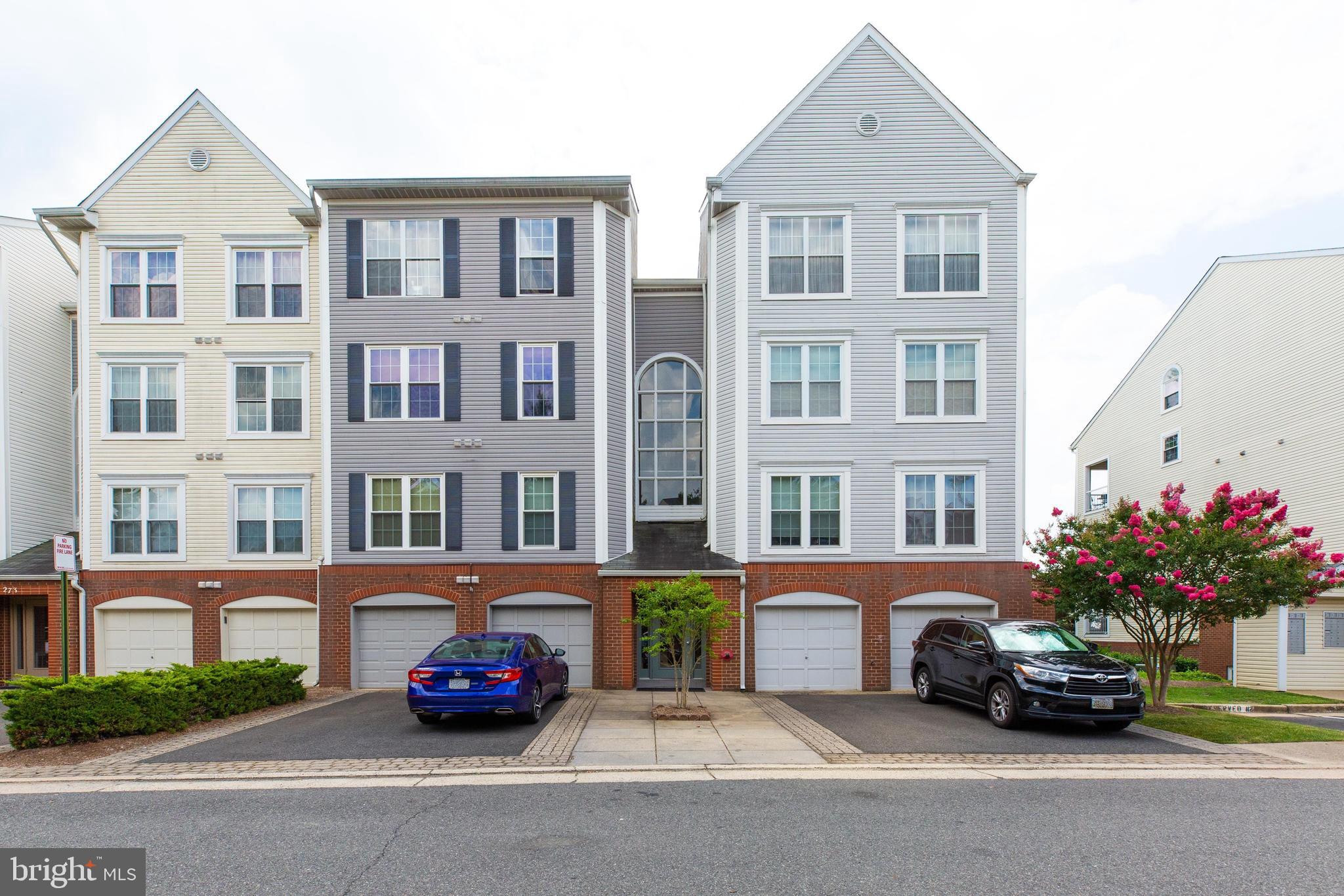 HILLWOOD - Residential