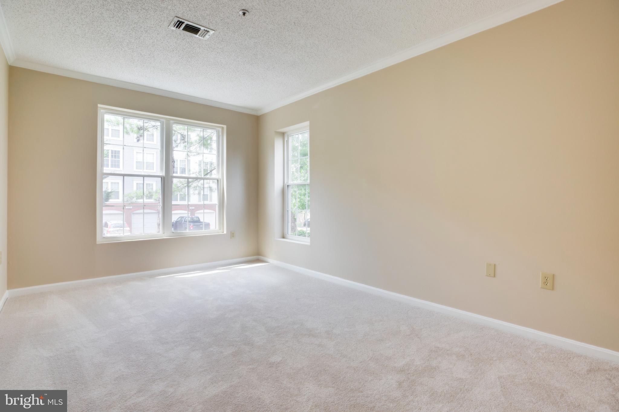 HILLWOOD - Residential