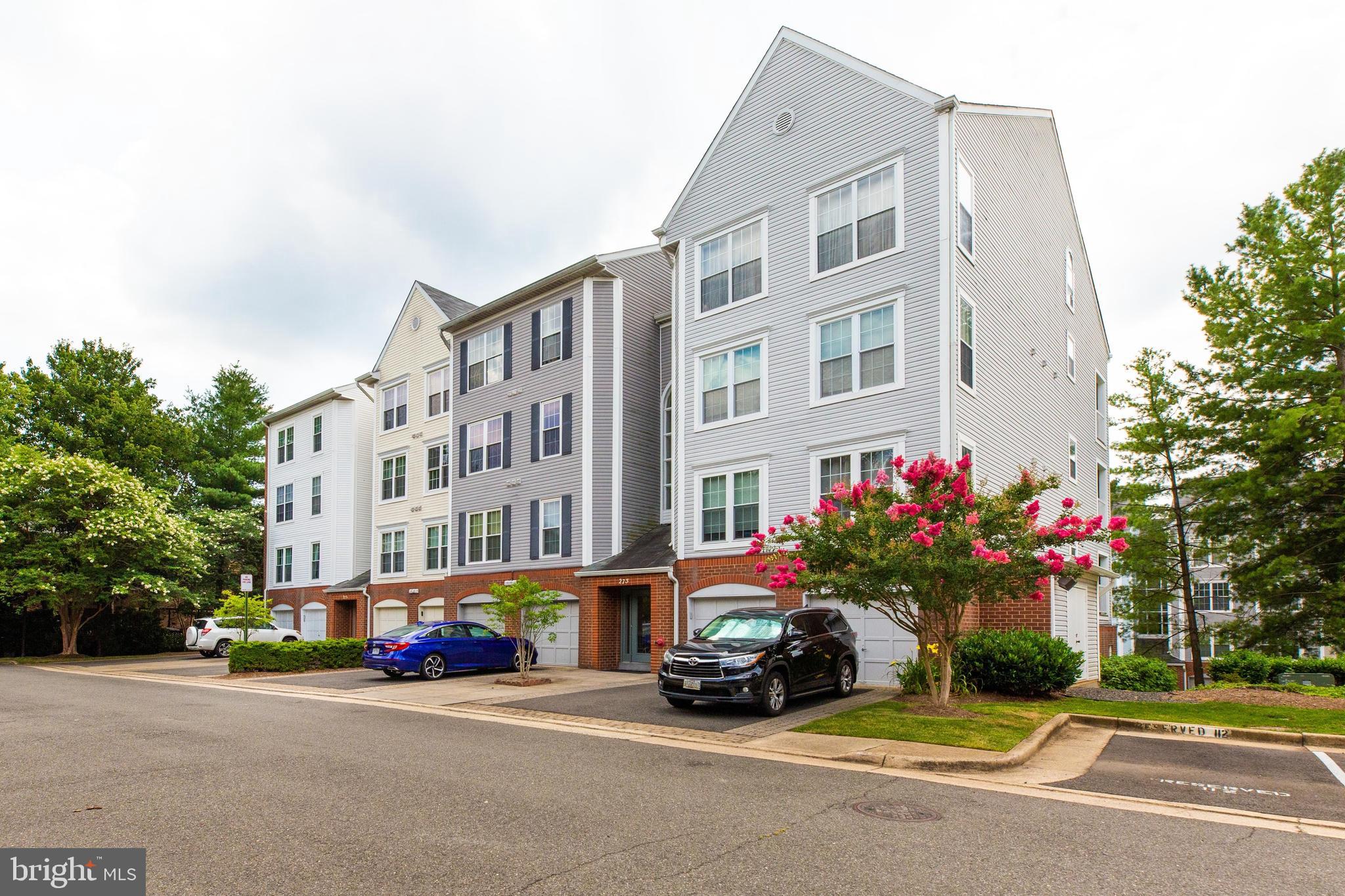 HILLWOOD - Residential