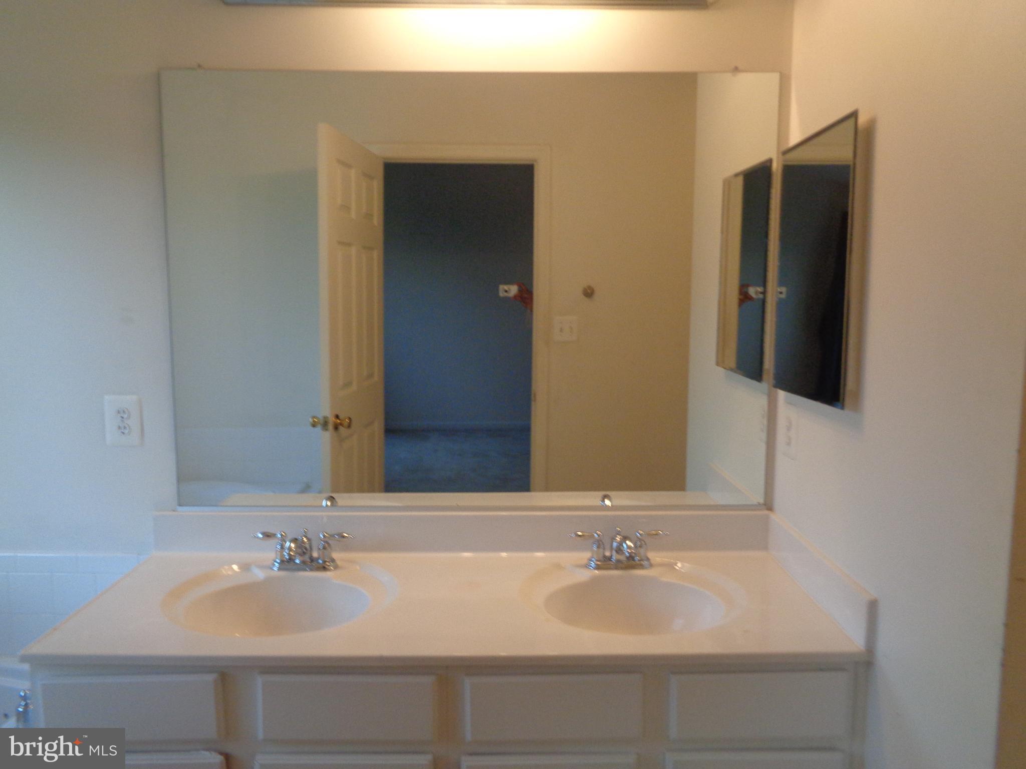 COTTAGES AT GLENARDEN - Residential Lease