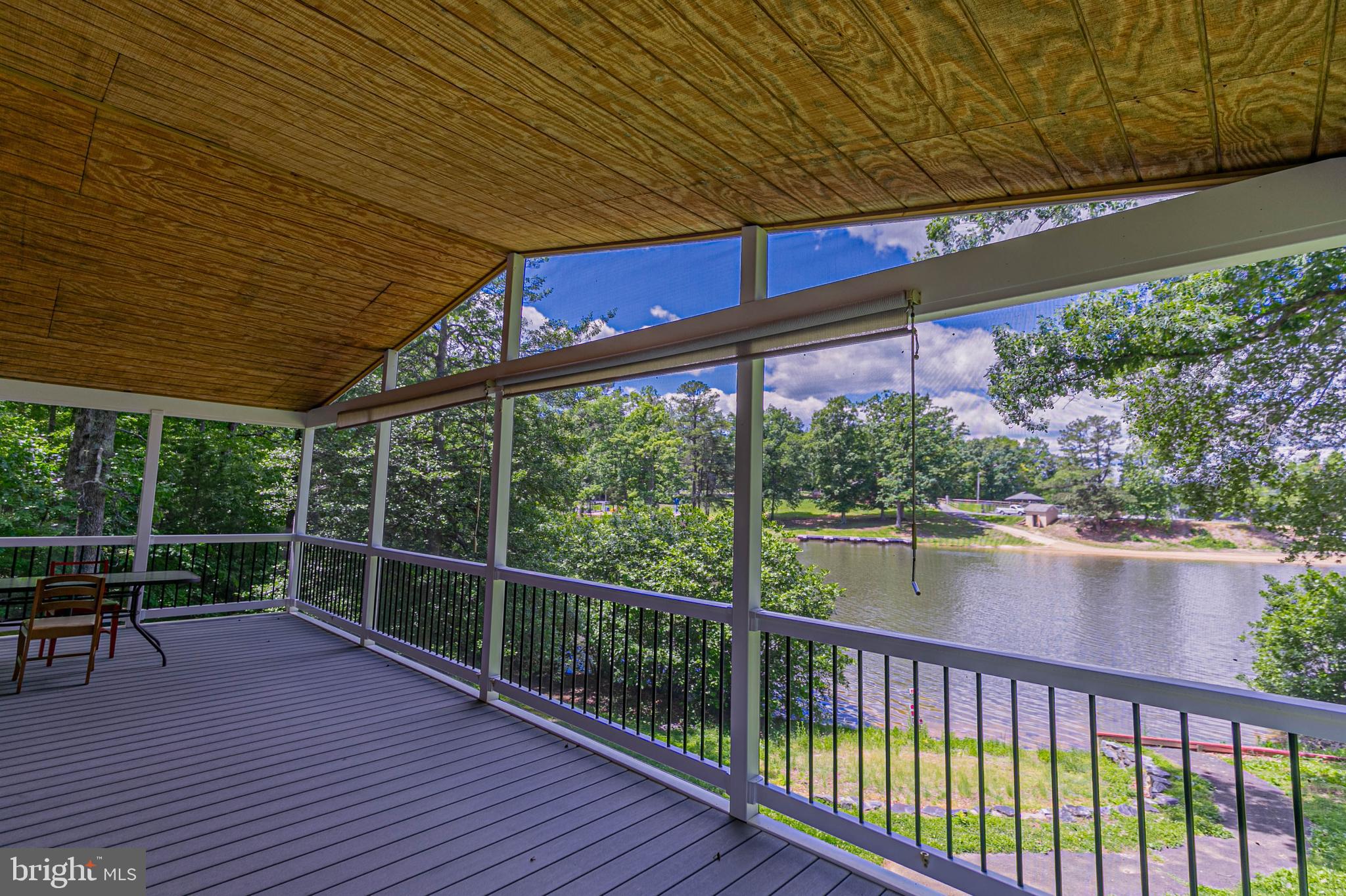 LAKE LAND OR - Residential