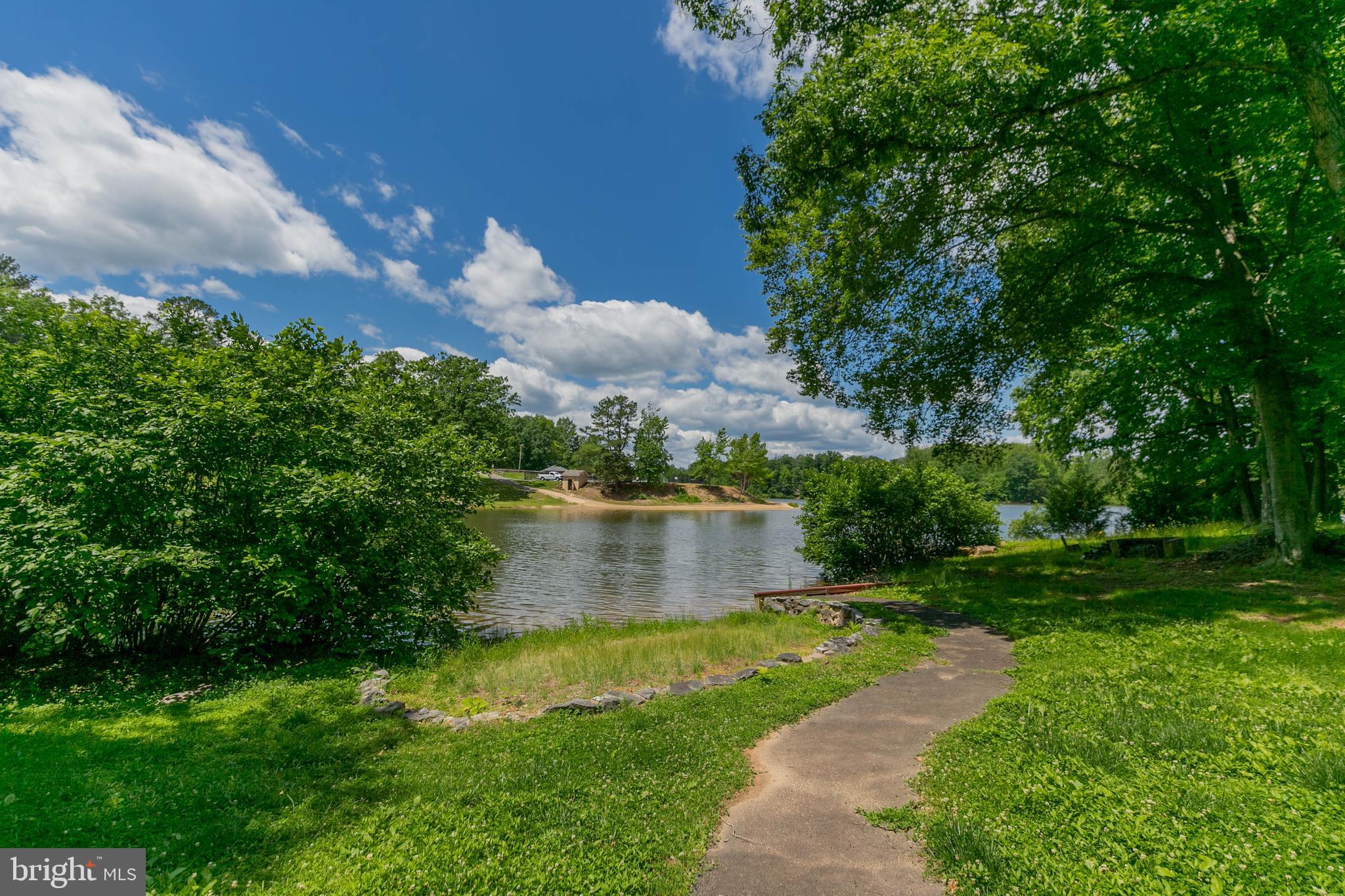 LAKE LAND OR - Residential