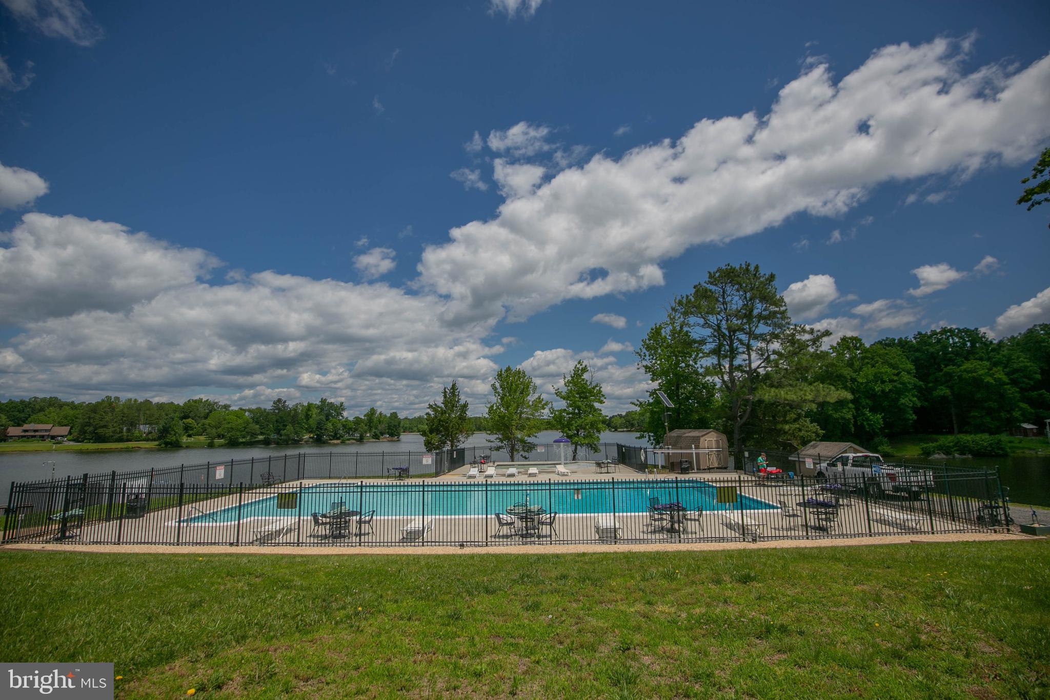 LAKE LAND OR - Residential