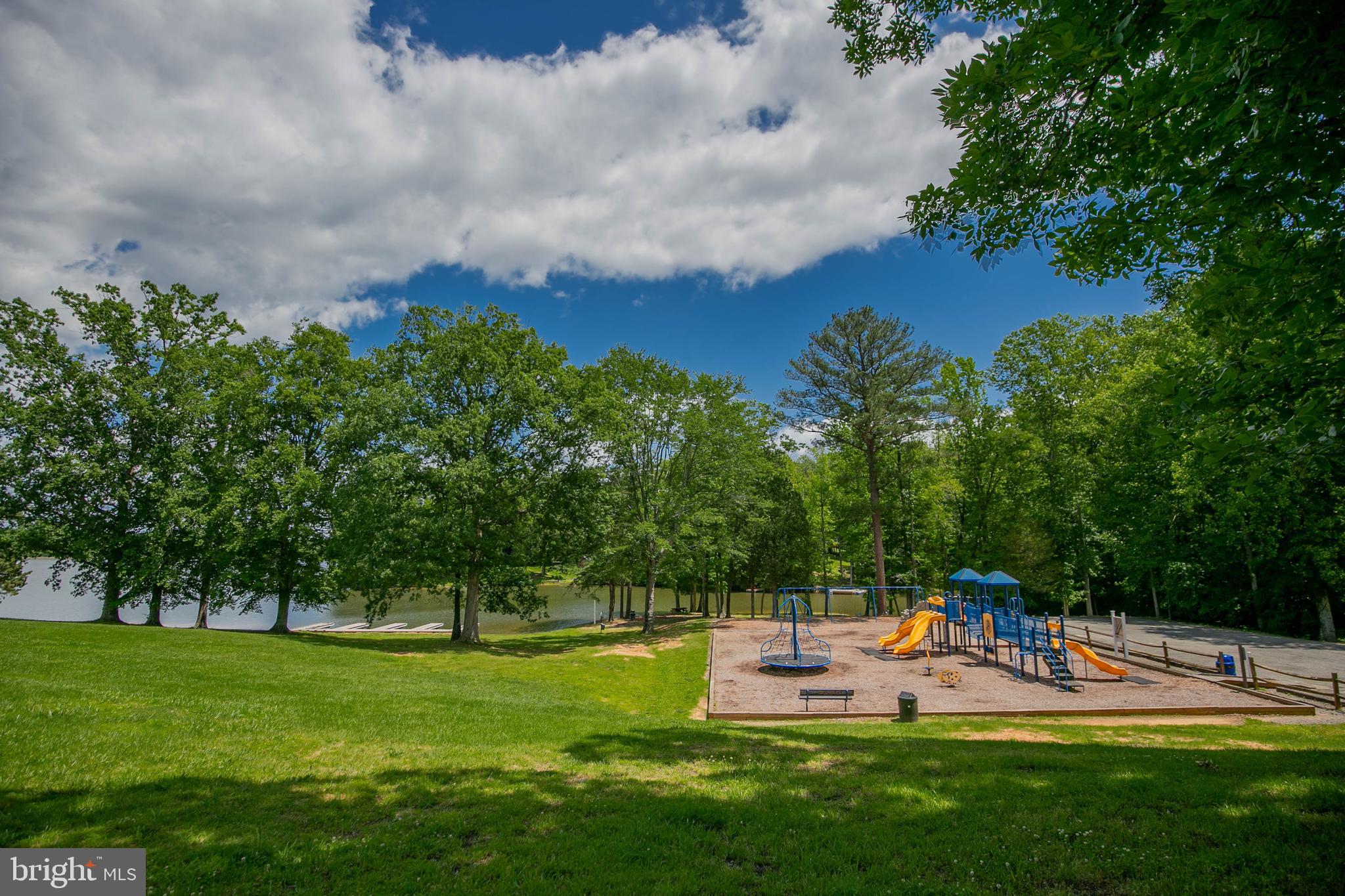 LAKE LAND OR - Residential