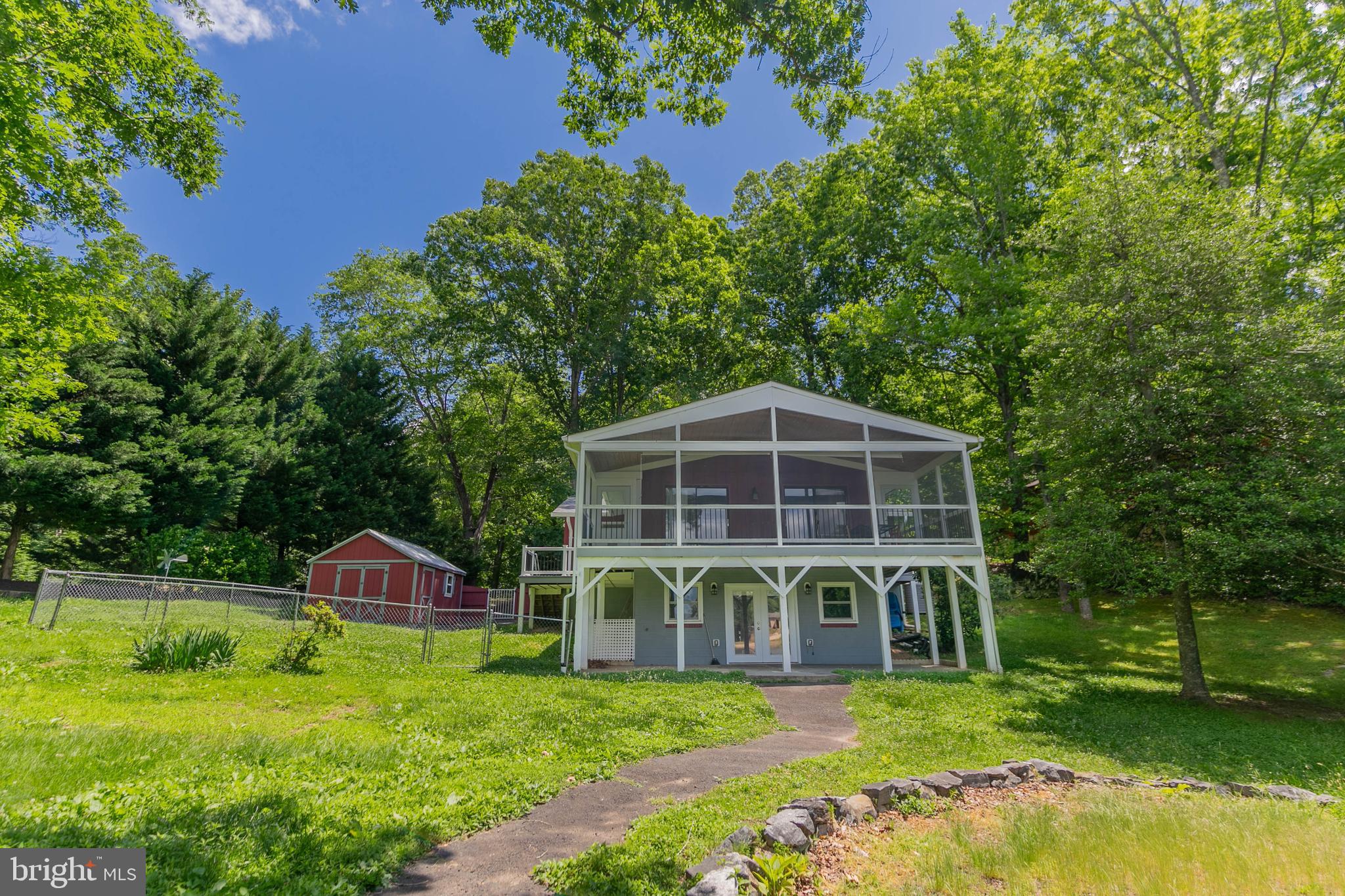 LAKE LAND OR - Residential