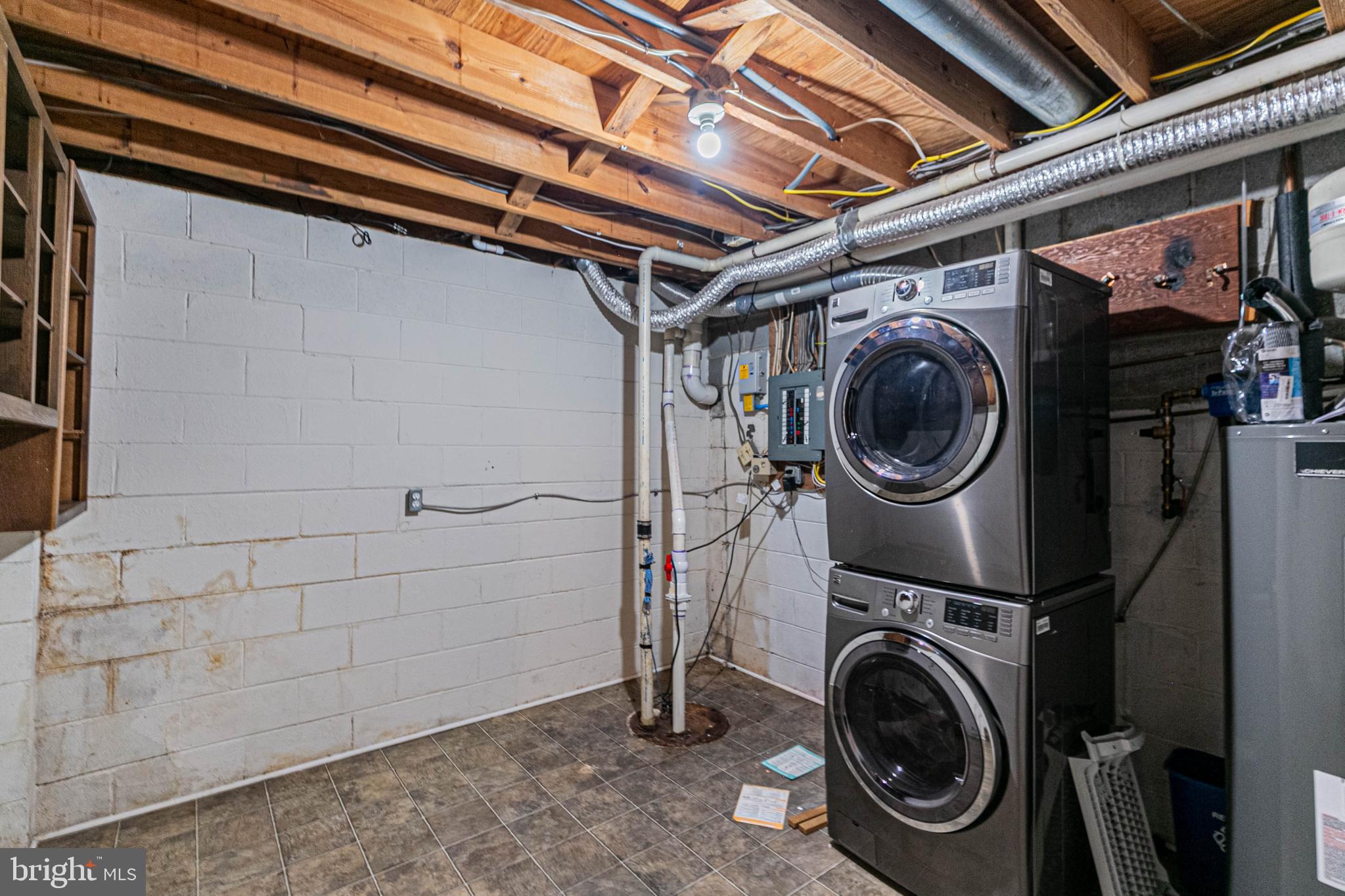 LAKE LAND OR - Residential