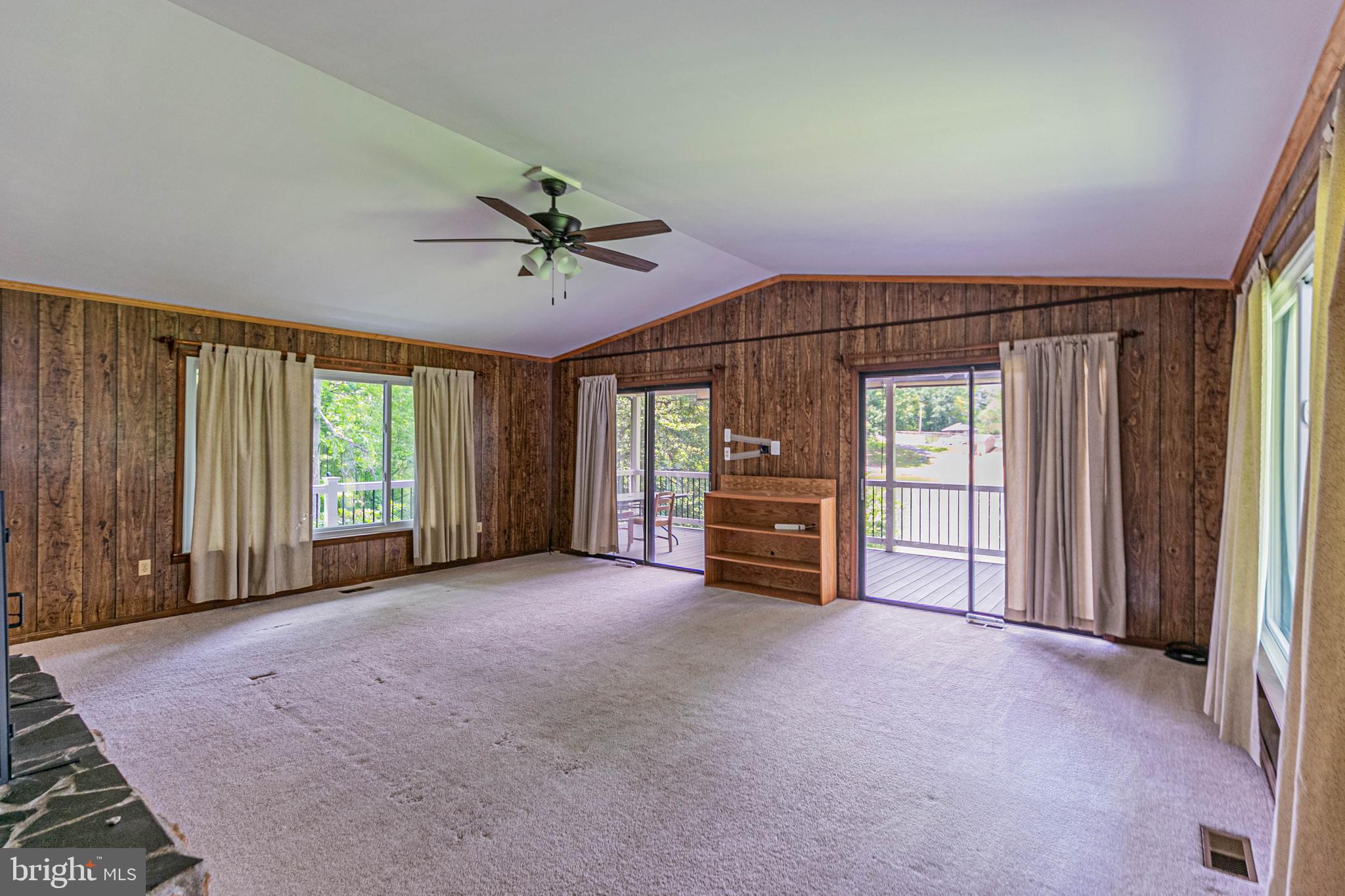 LAKE LAND OR - Residential