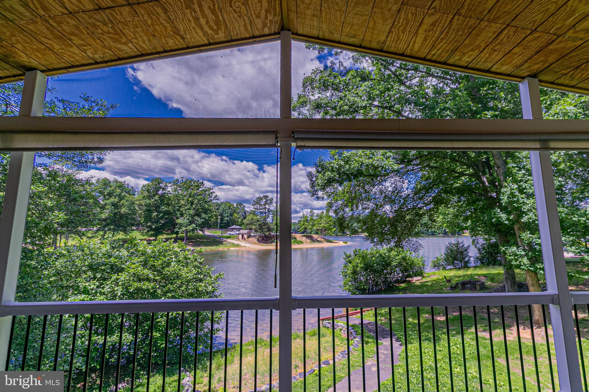 LAKE LAND OR - Residential