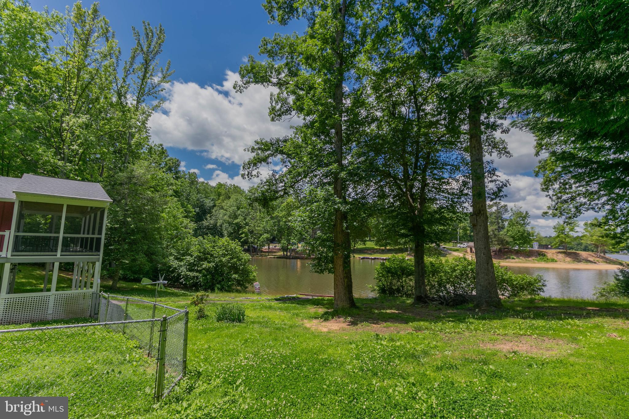 LAKE LAND OR - Residential