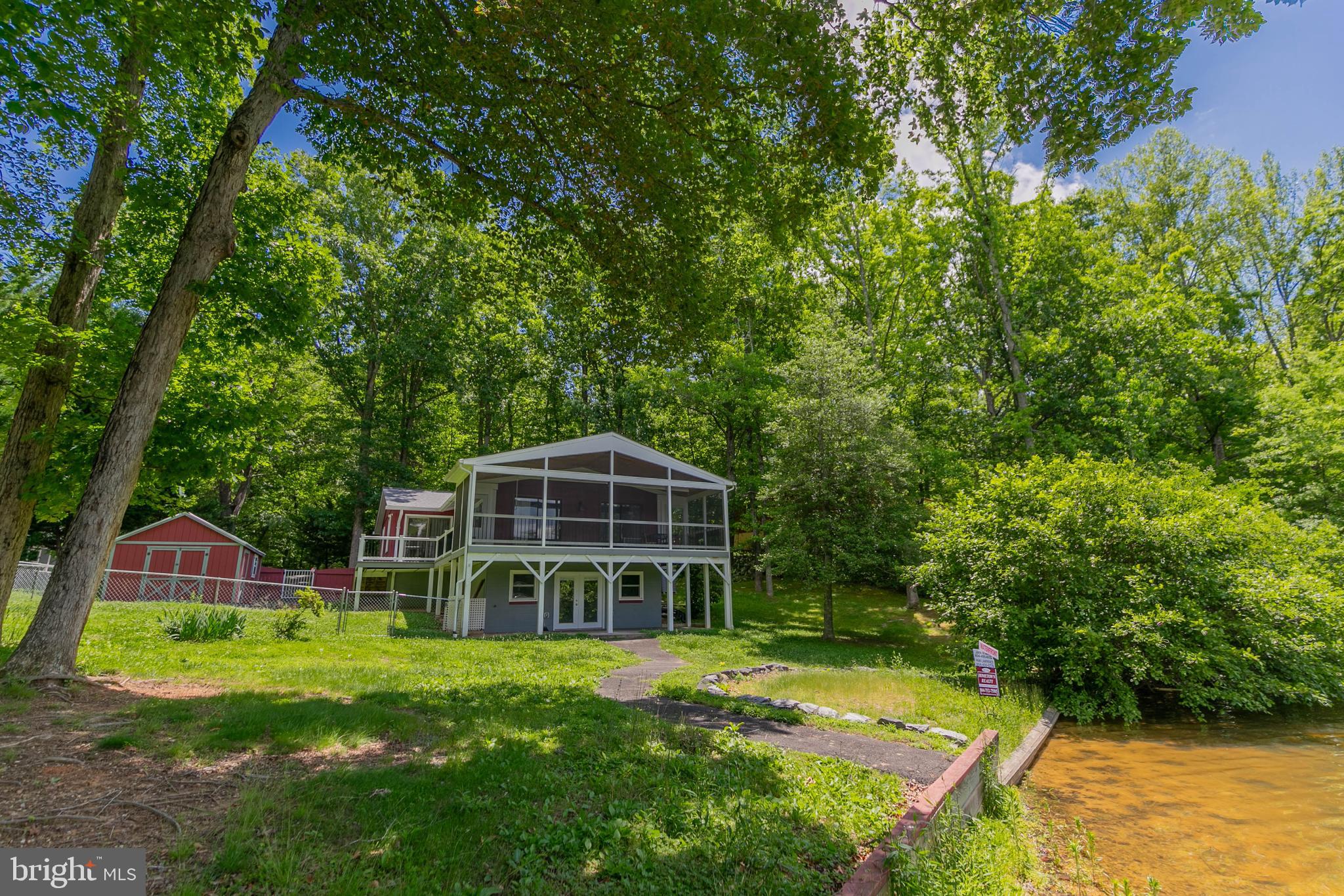 LAKE LAND OR - Residential