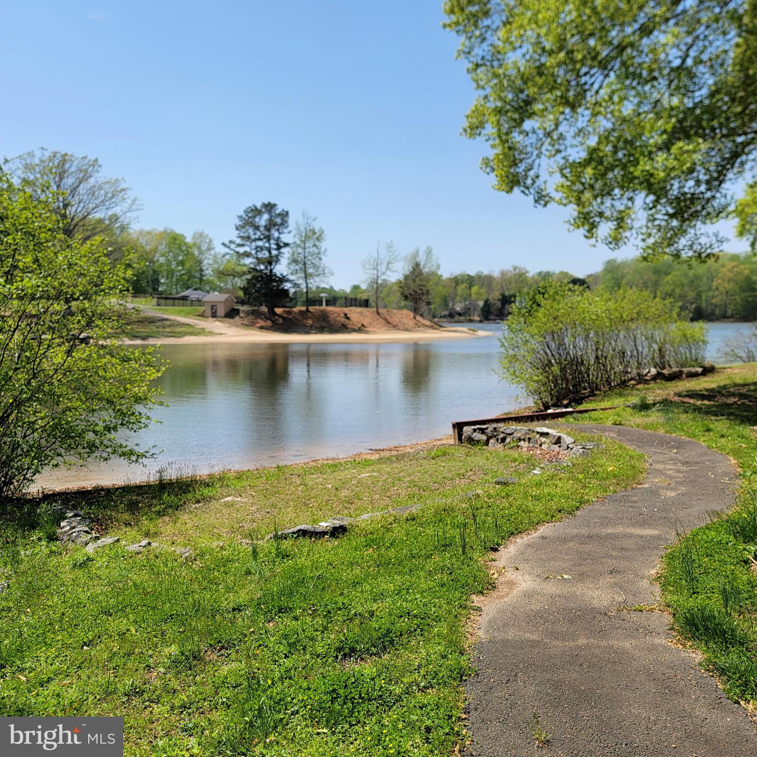 LAKE LAND OR - Residential