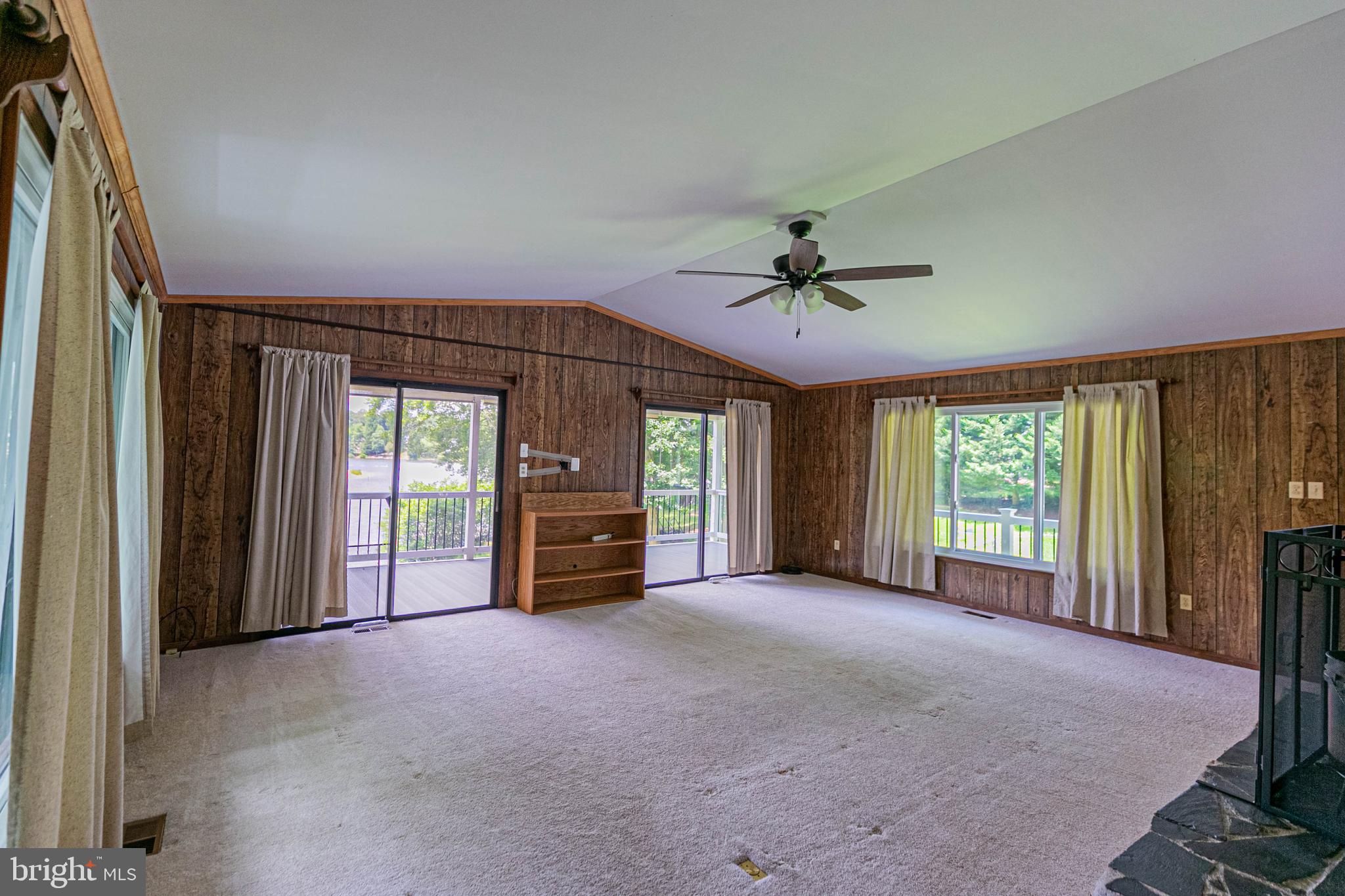 LAKE LAND OR - Residential