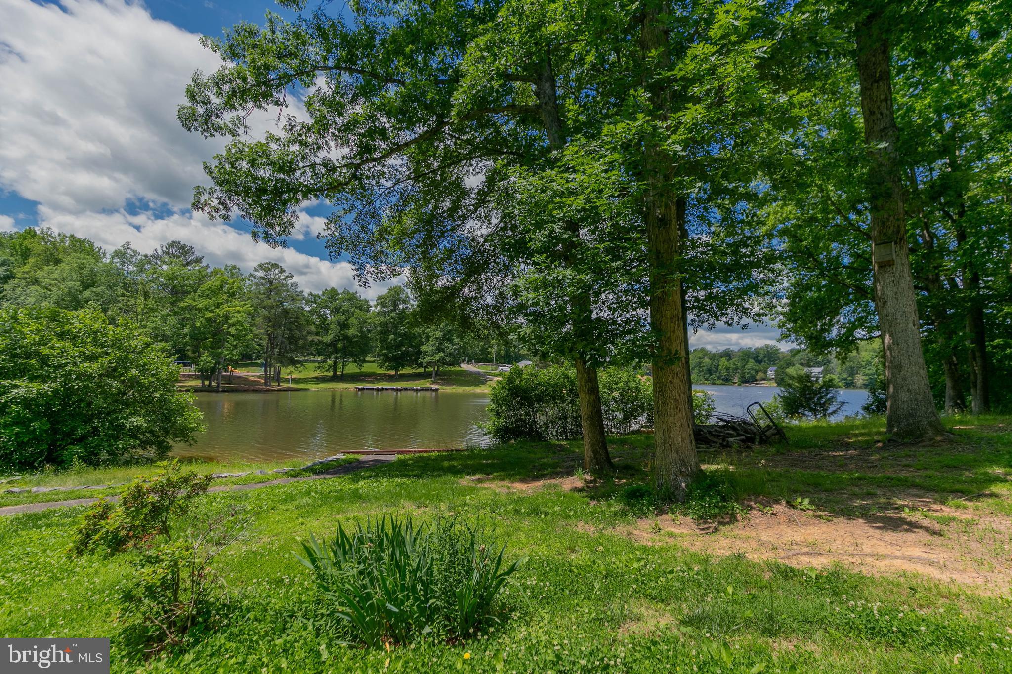 LAKE LAND OR - Residential