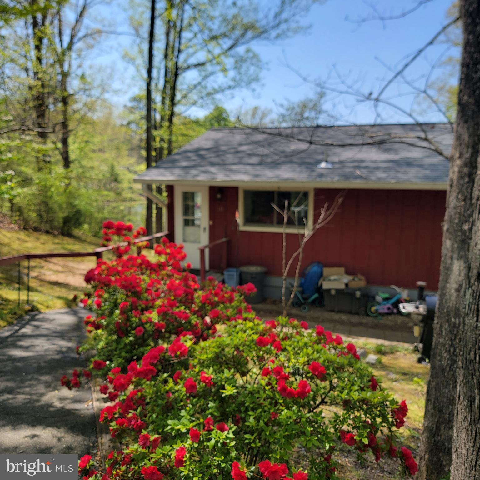 LAKE LAND OR - Residential