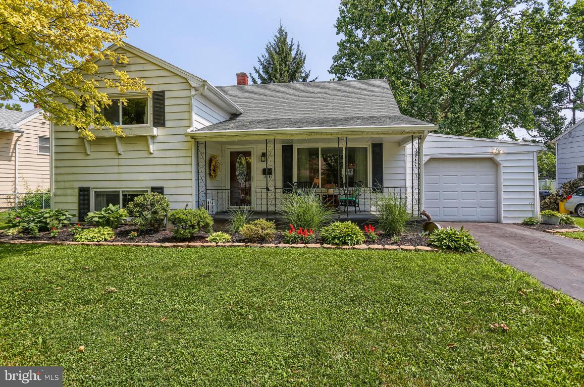 Wonderfully maintained Bi-Level Included 3 Bedrooms and 1 Bathroom! Updated throughout, finishedbasement, four seasons room, rear cement patio, storage shed, fenced yard and much more!