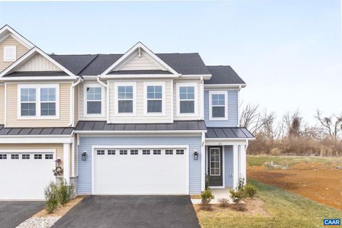135 SPRINGDALE RD WAYNESBORO VA 22980