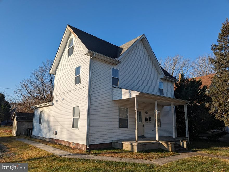 Great investment opportunity in the town of Denton. This duplex features a 2 bedroom/1 bath unit on the 1st floor and a 3 bedroom/1 bath unit in the upper part of the house. Both units are licensed with the town and the bottom one is rented and the upper unit should be rented shortly meaning you'll have cash coming in from day 1! Building is located on corner of extra large lot with subdivision potential for single family structure or another duplex. Property is located within easy walking distance of great Denton restaurants, shopping, and employment opportunities and also has a large parking area. Opportunities like this one are few and far between, so don't miss out on coming to take a look.