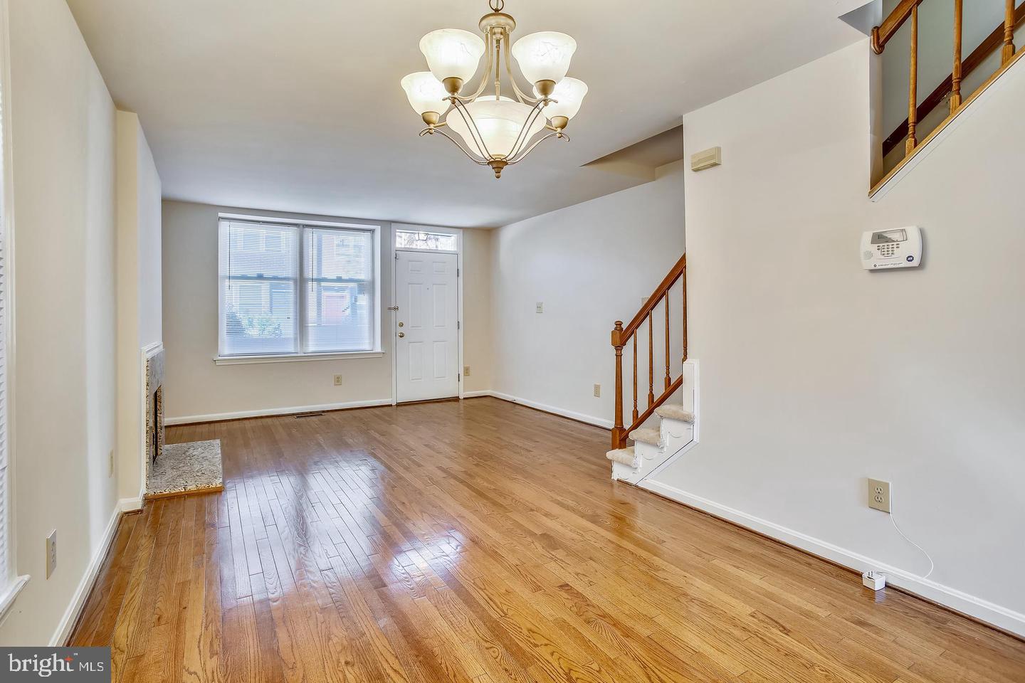 501 COLECROFT COURT