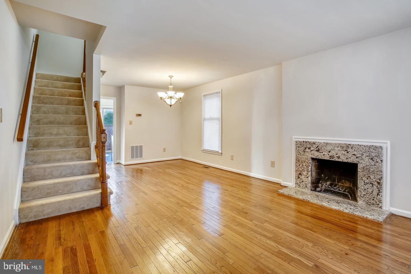 501 COLECROFT COURT