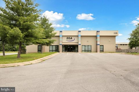 Photo of 1326 Progress Drive, FRONT ROYAL, VA 22630 (MLS # VAWR2012814)