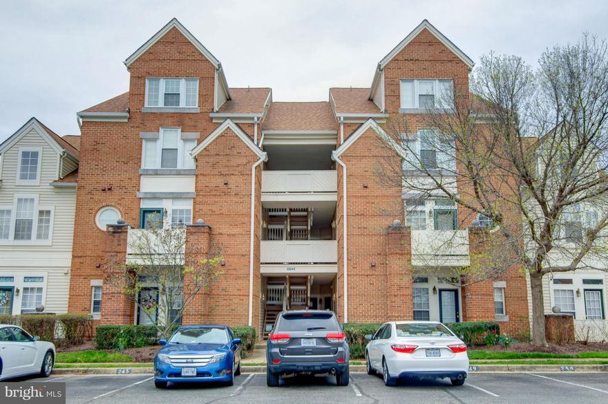 Top Floor, 2 Lvl Updated Condo. Updated Kitchen w/Granite, SS Appl, New Cabinets, Ceramic Floor & extra storage under stairs.  HW Stairs & 2nd BR upstairs. 2 Lg BR's  w/ Full BA, Dbl Sinks & Huge Walk In Closets.  Master BA updated w/Granite Counters, Ceramic Tile  & Shower.  Updated 1/2 BA on Main Lvl. Updated Fixtures/Hardware. New HVAC. Lg Deck has storage and backs to Trees. 2 pkg spots.