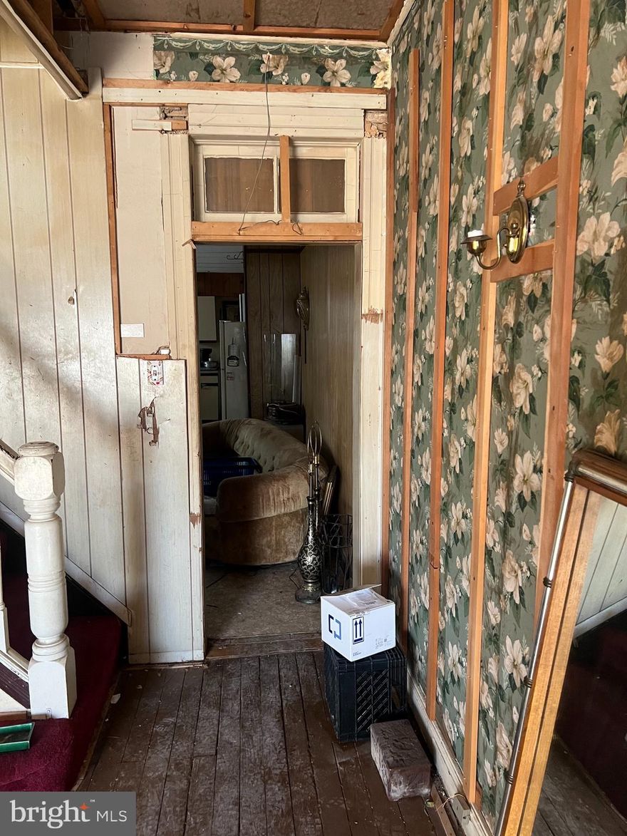 PRICE IMPROVEMENT!! Rare opportunity to own the largest house on the block. In need of full renovation, priced to sell quickly. Comps in the area support an ARV of $252,000+.  

STRICTLY AS-IS SALE. Bring your best offer.