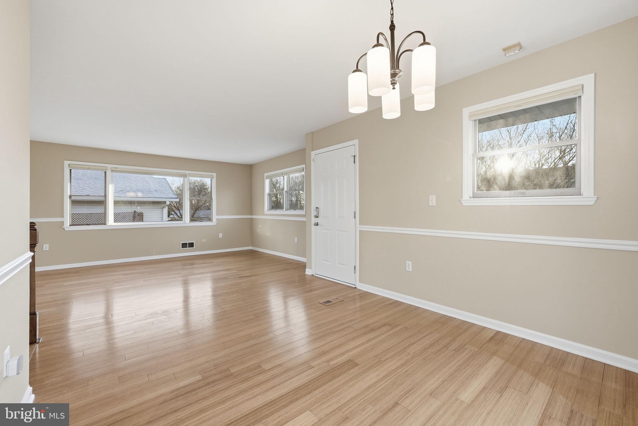 LAKE RIDGE - Residential