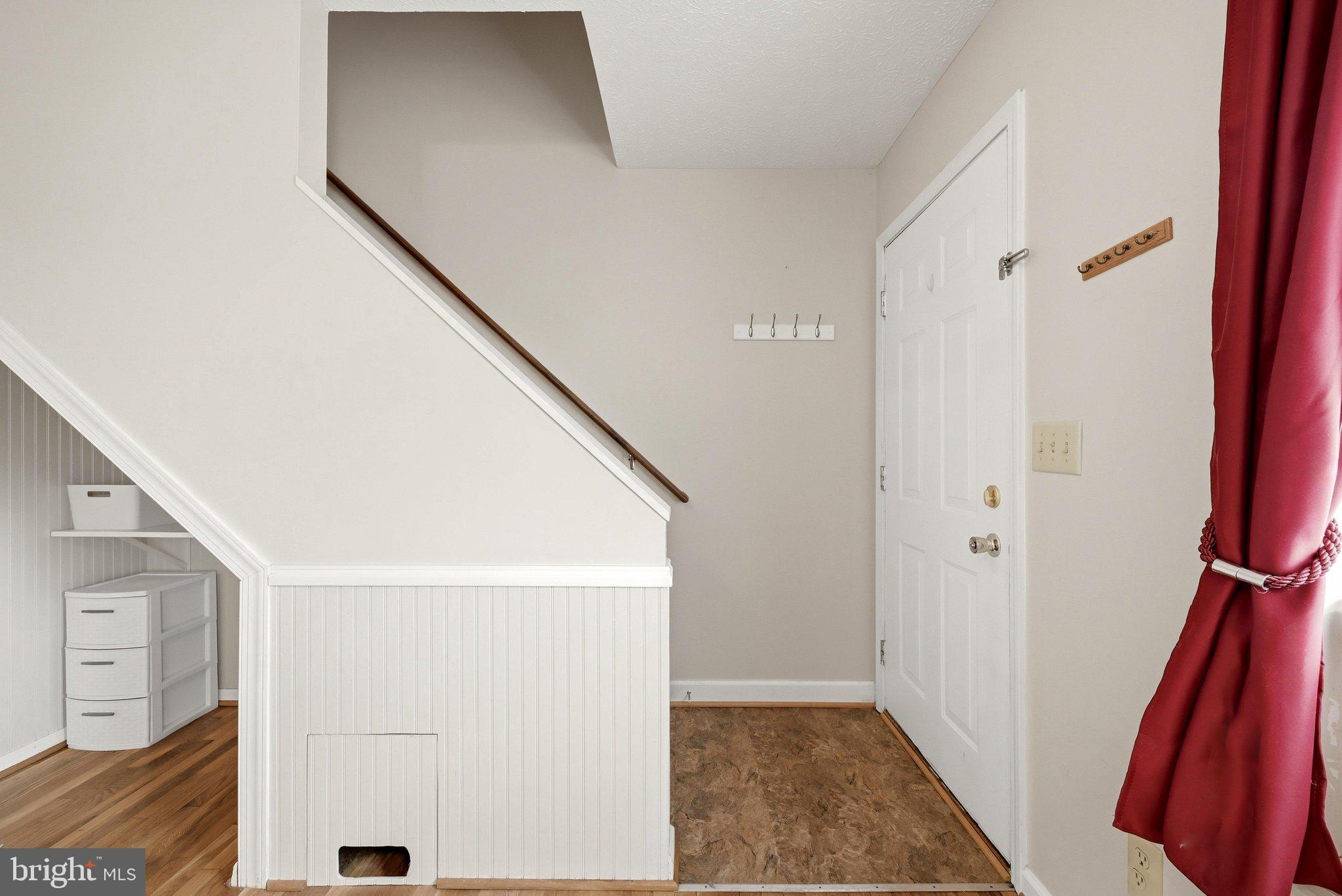 1008 BRIDLE COURT
