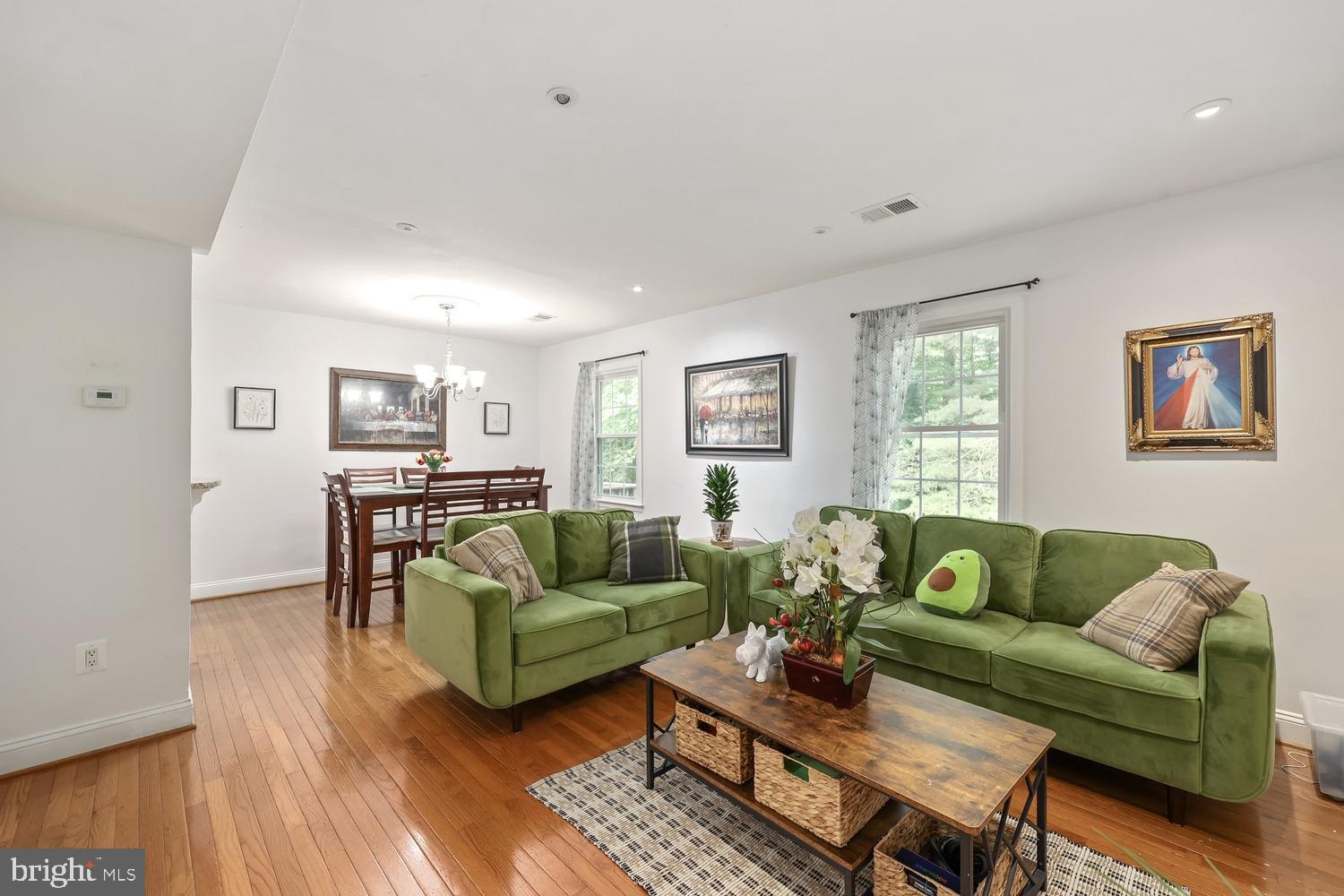 5511 MITCHAM COURT
