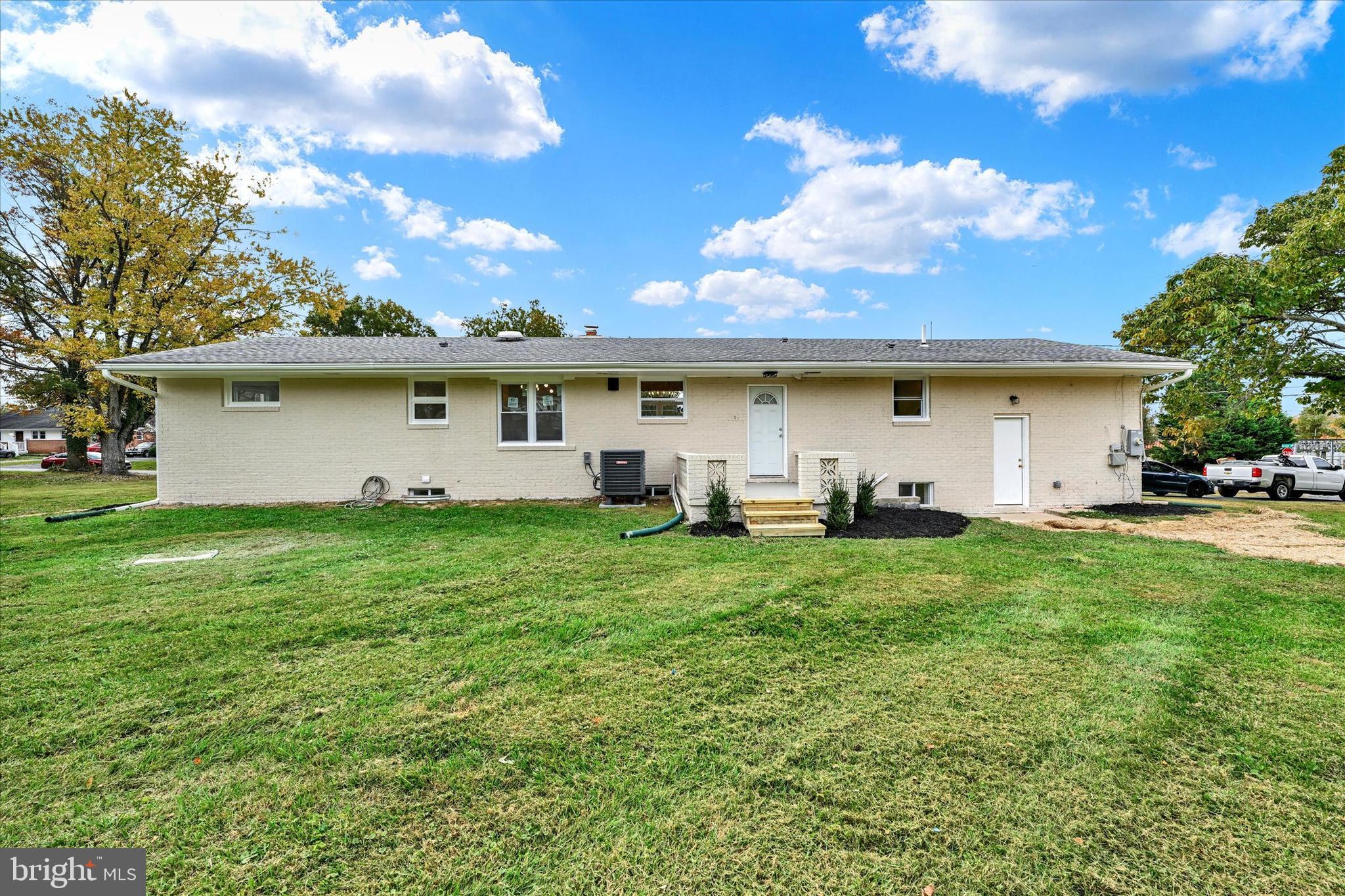 VAN BIBBER MANOR - Residential