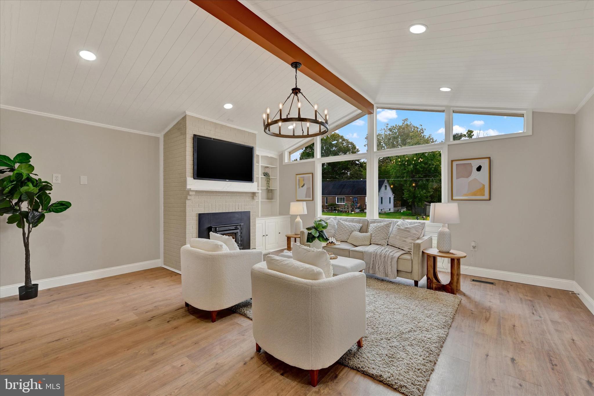 VAN BIBBER MANOR - Residential