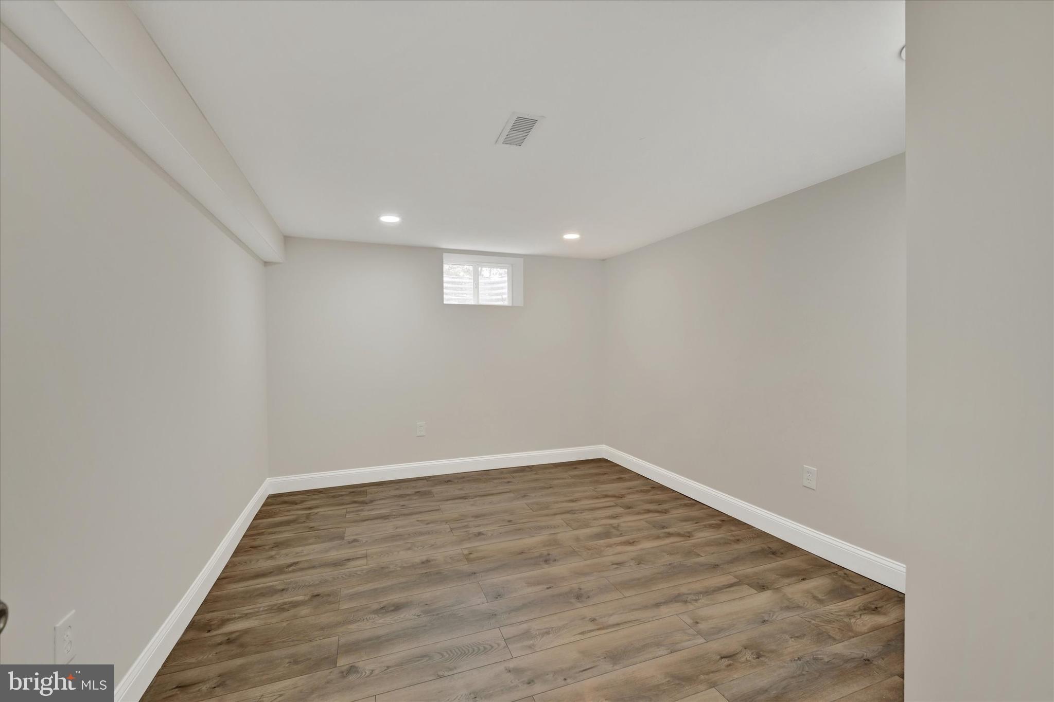 VAN BIBBER MANOR - Residential