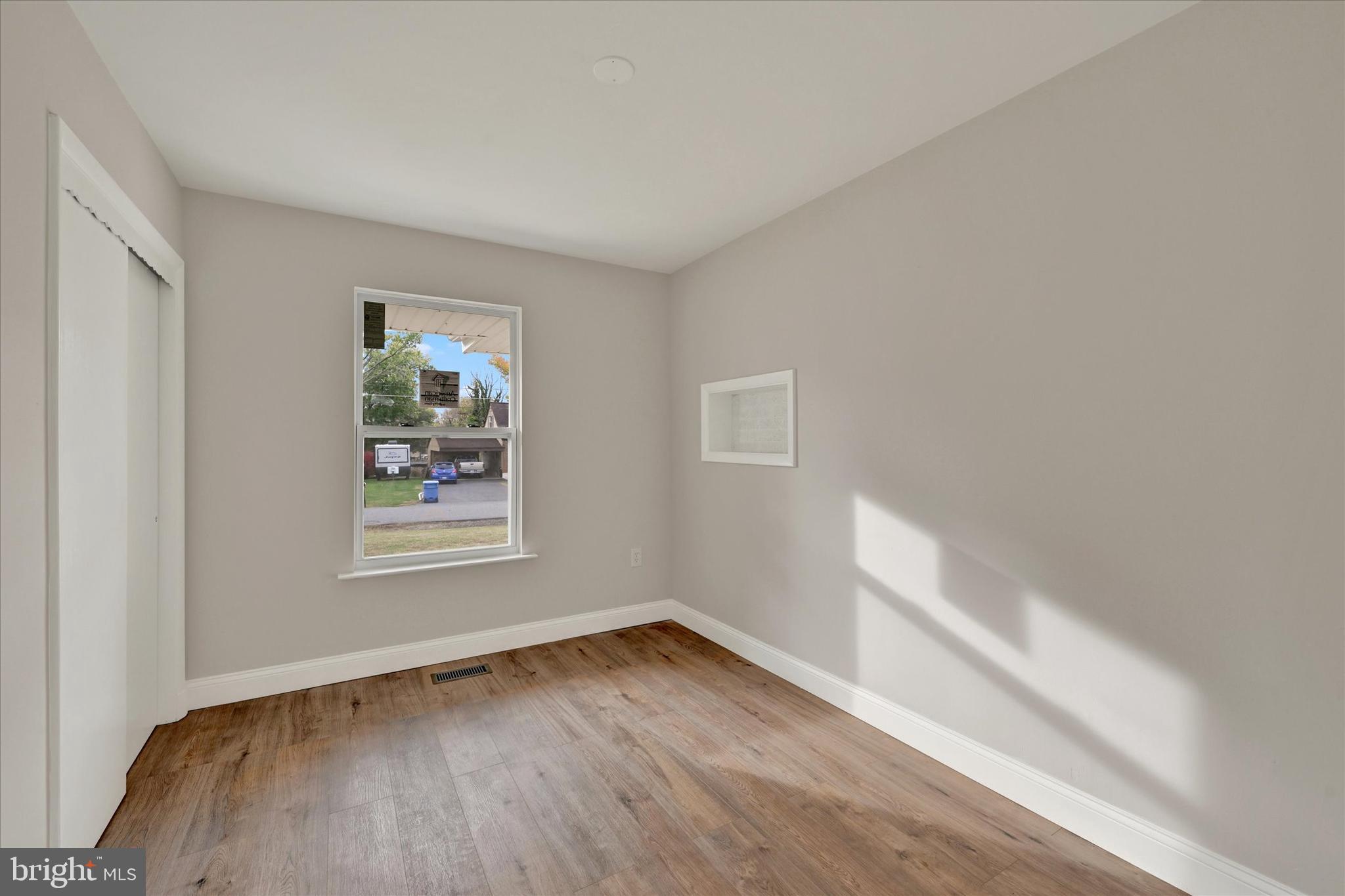 VAN BIBBER MANOR - Residential