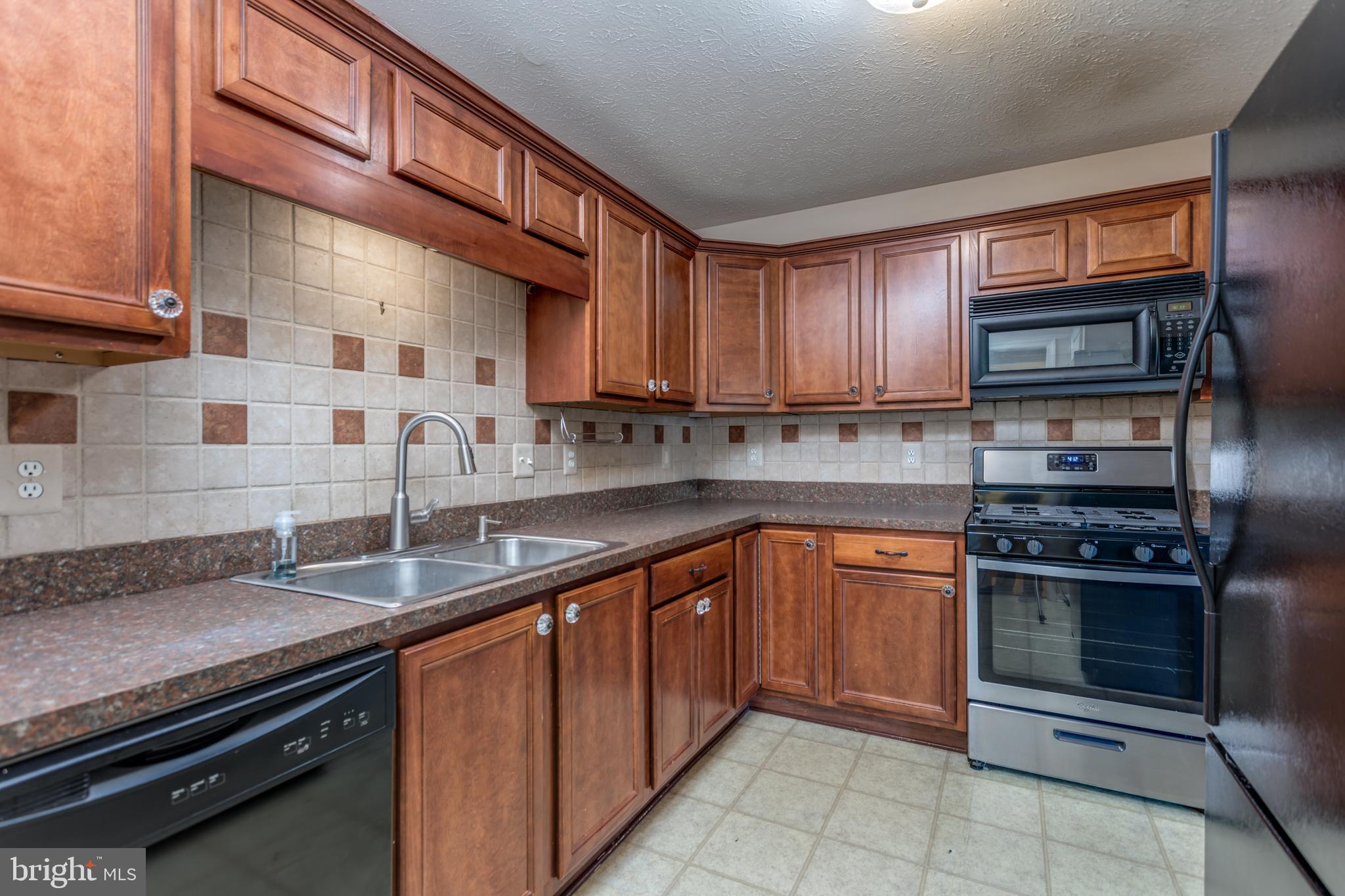 FOUNDERS LANDING - Residential