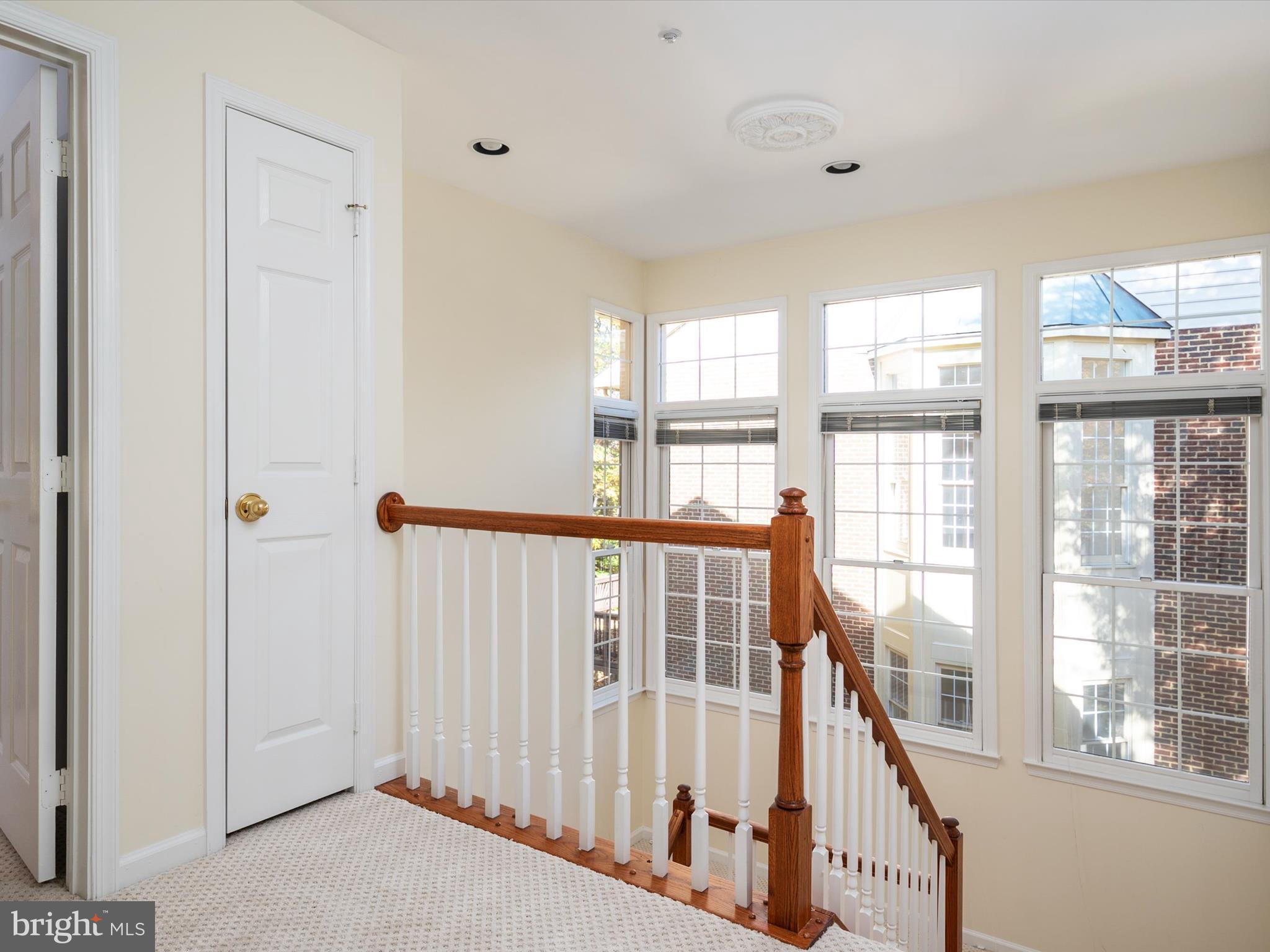 FALLSTONE - Residential